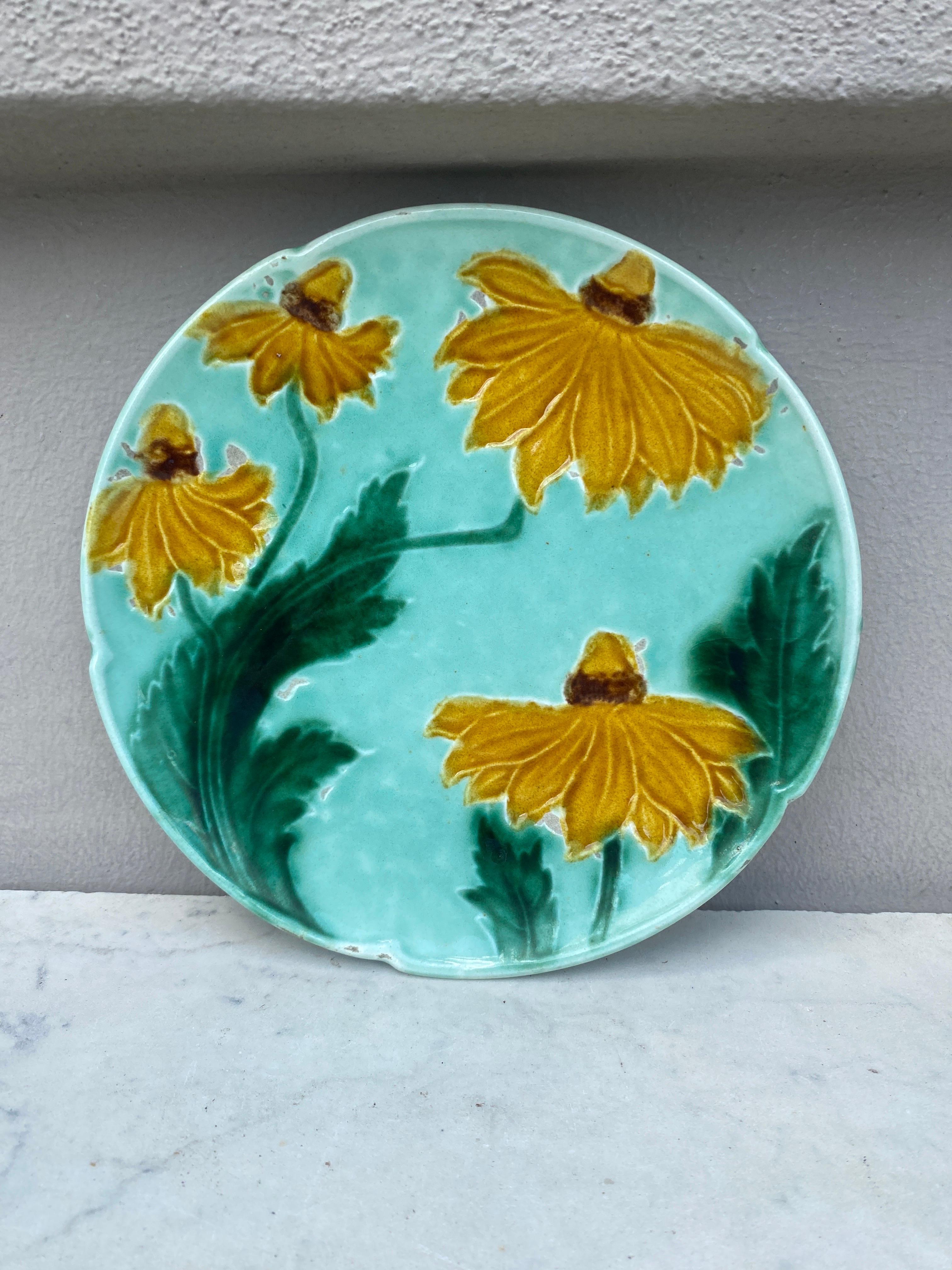 Late 19th Century German Majolica Leaves Plate circa 1890 For Sale