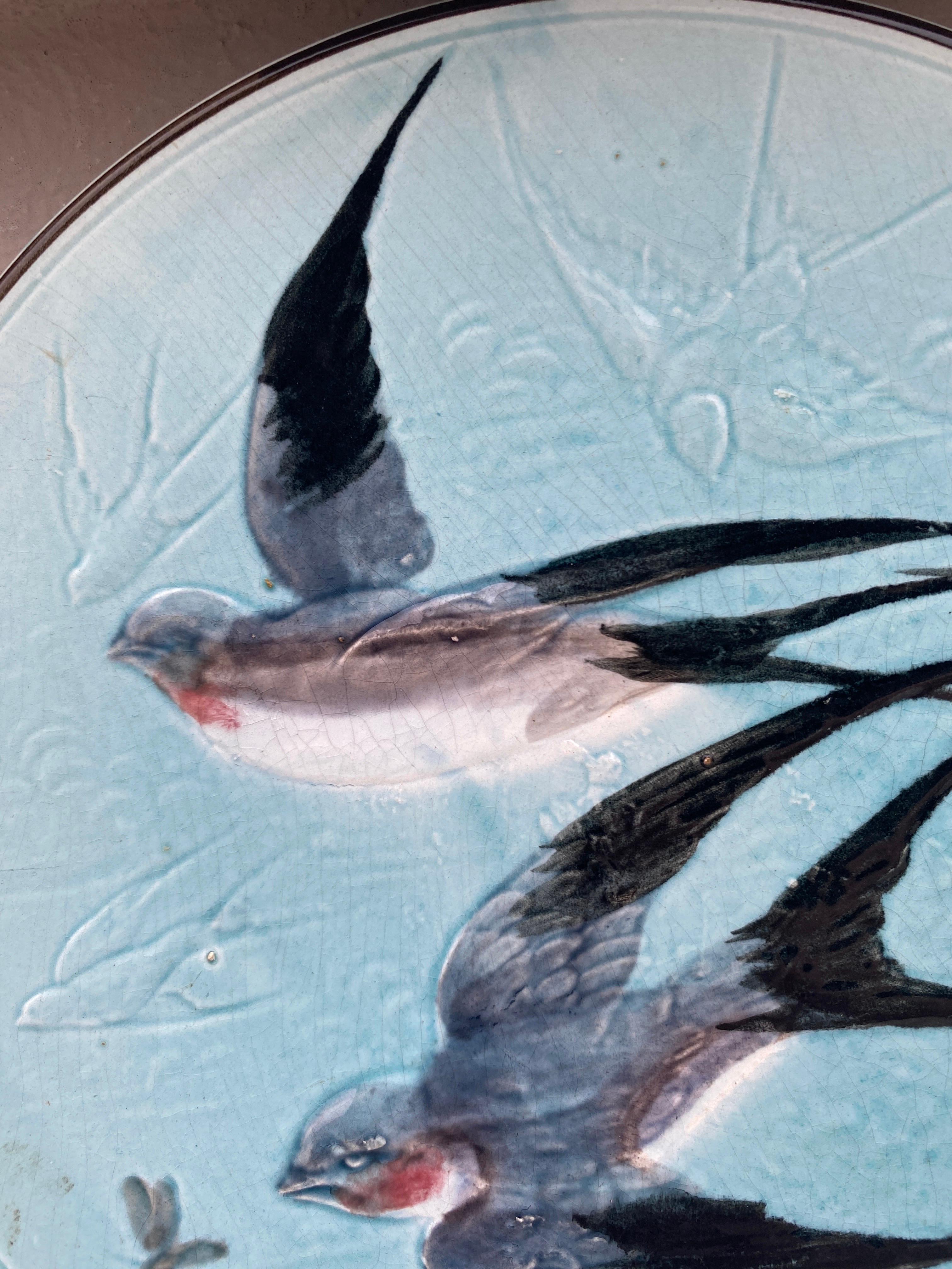 German Majolica Swallows Plate, circa 1900 In Good Condition For Sale In Austin, TX