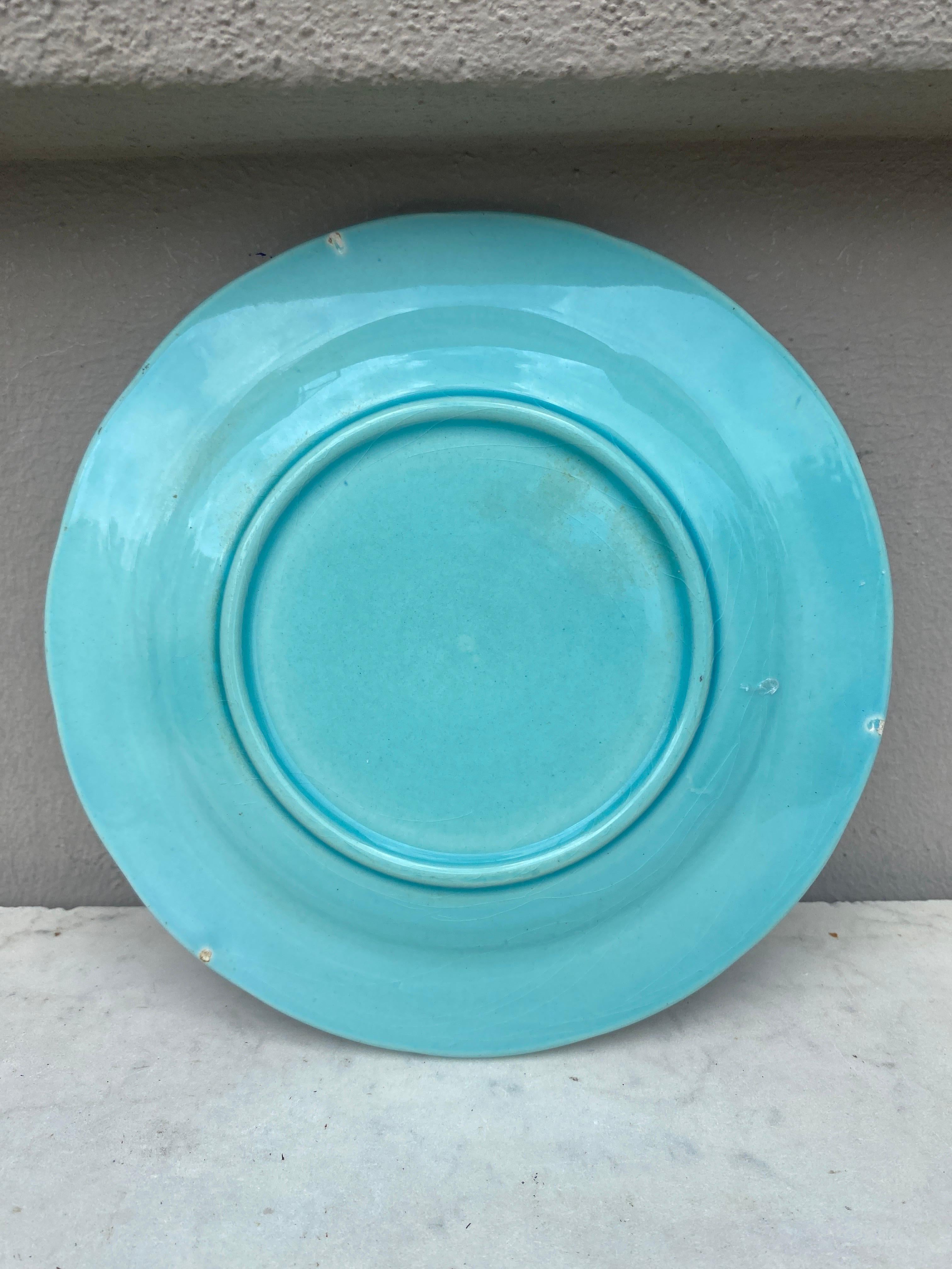Assiette à feuilles de vigne en majolique allemande, vers 1890 Bon état - En vente à Austin, TX