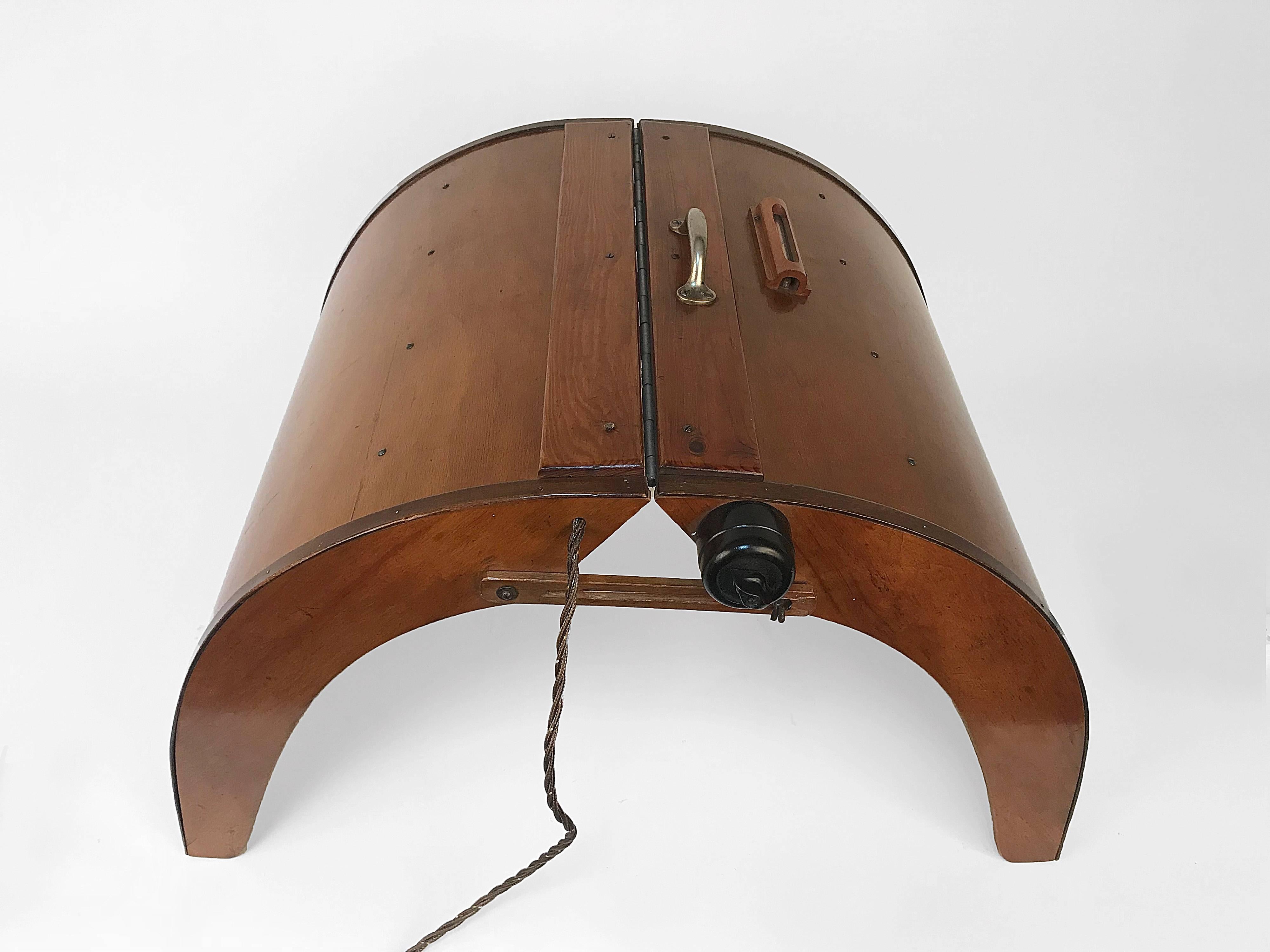 German Medical or Tanning Lamp, Wood and Bakelite, 1940s For Sale 5