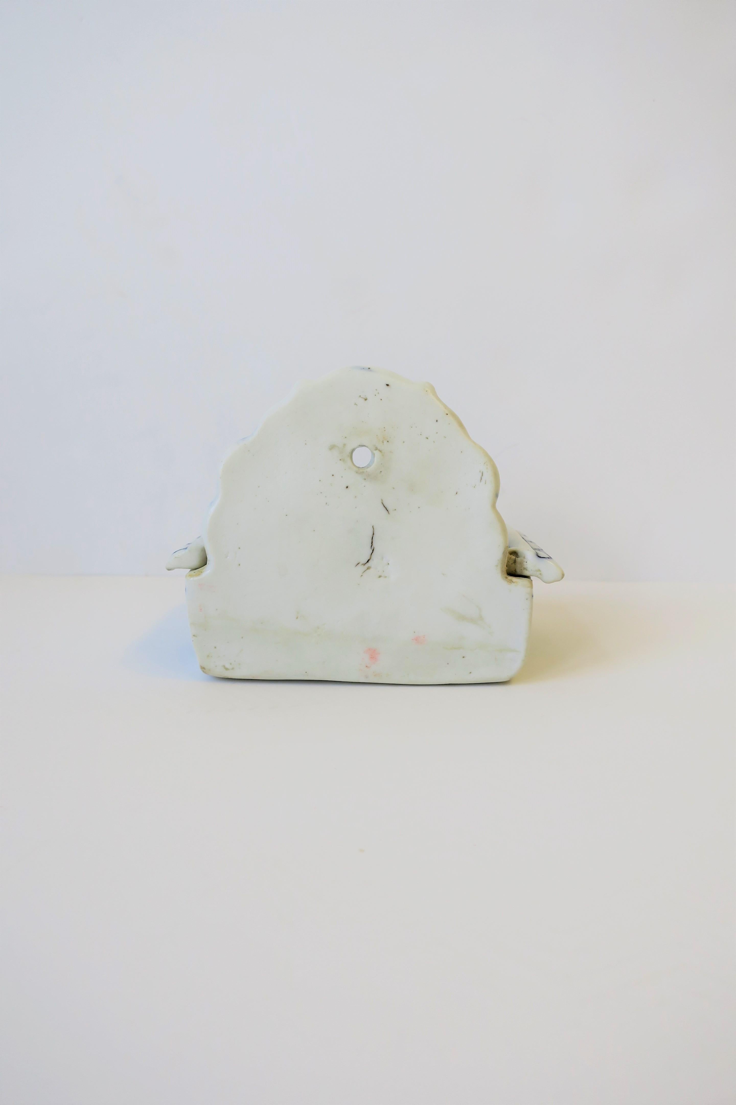 German Meissen Style Blue and White Porcelain Soap Dish 2