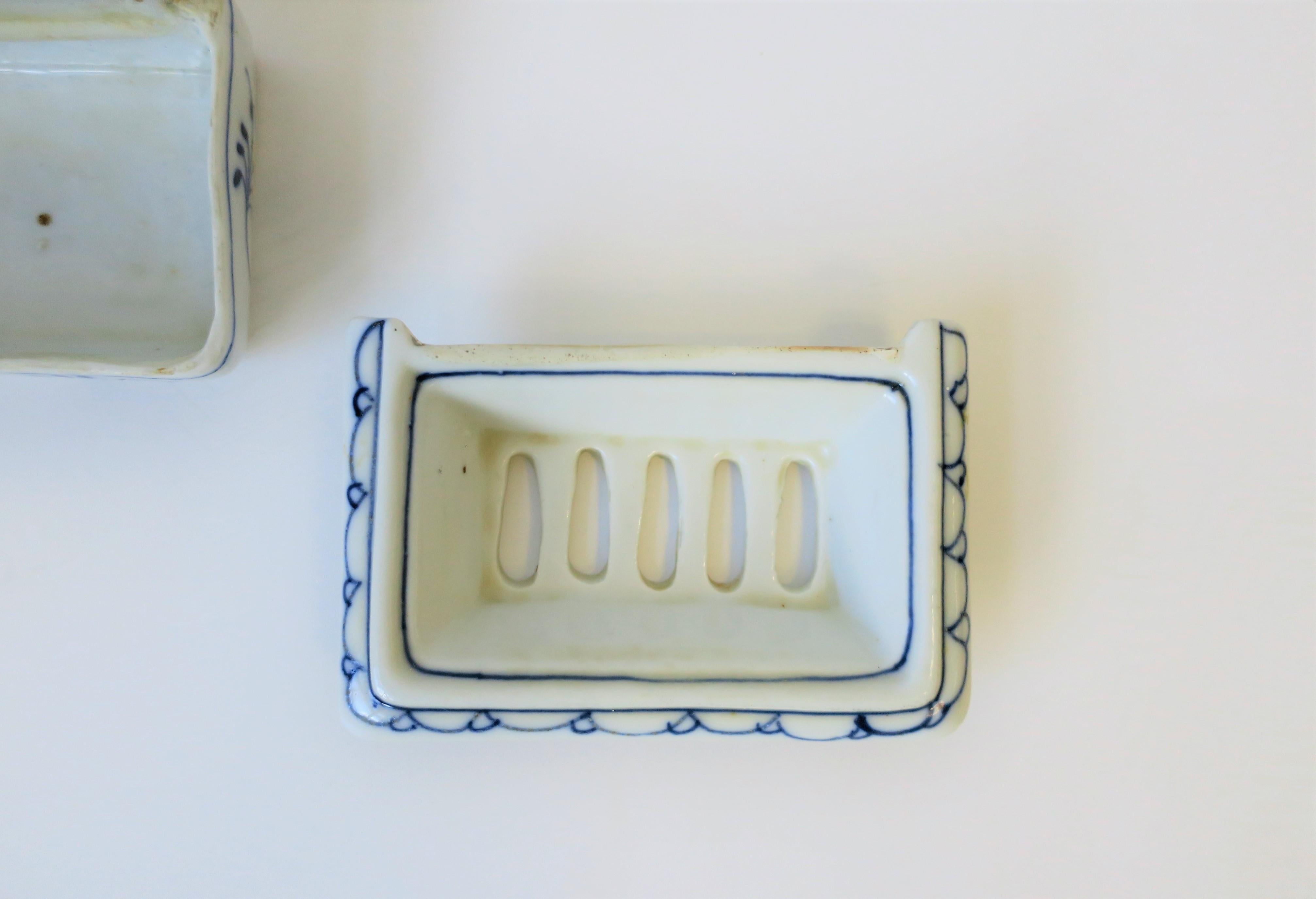 German Meissen Style Blue and White Porcelain Soap Dish 1
