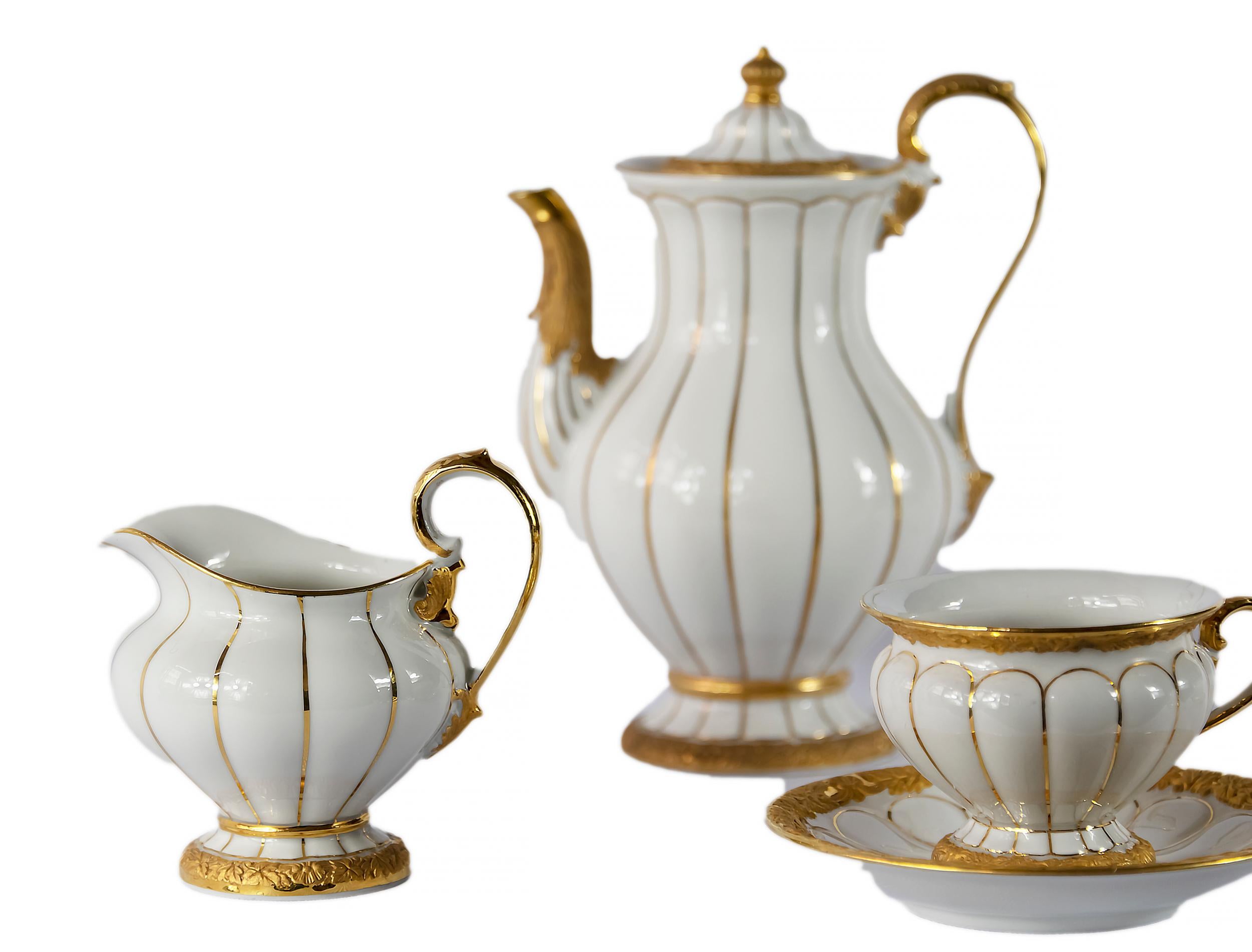 German Meissen Gilt Porcelain Coffee Set for 2 Persons In Good Condition In Vilnius, LT