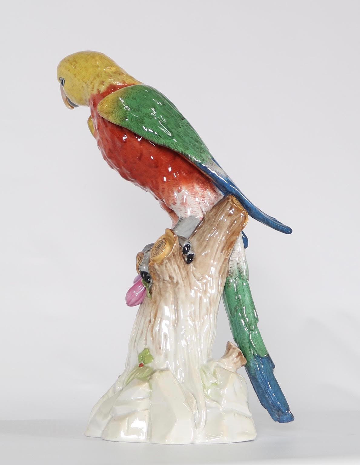 German Meissen Style Porcelain Macaw Parrot Figurine In Excellent Condition In New York, NY
