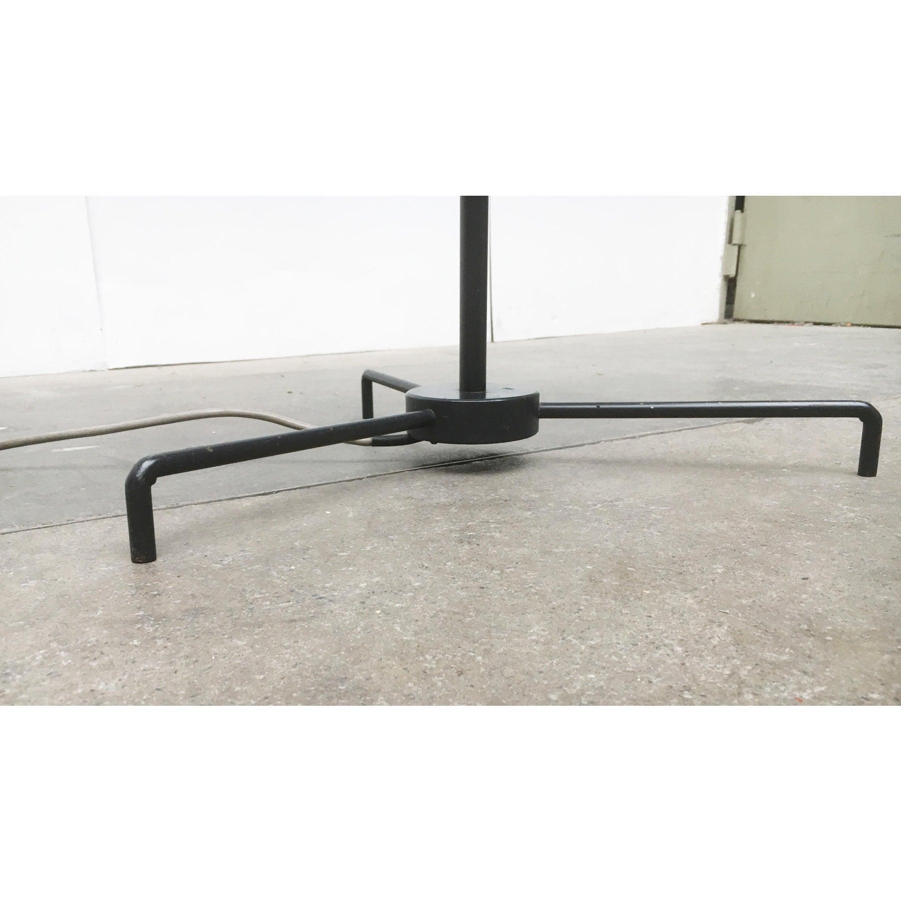 Deutsche Dreibein-Stehleuchte Ufo 370 aus Metall und Kunststoff aus Bega, 1950er Jahre im Angebot 3