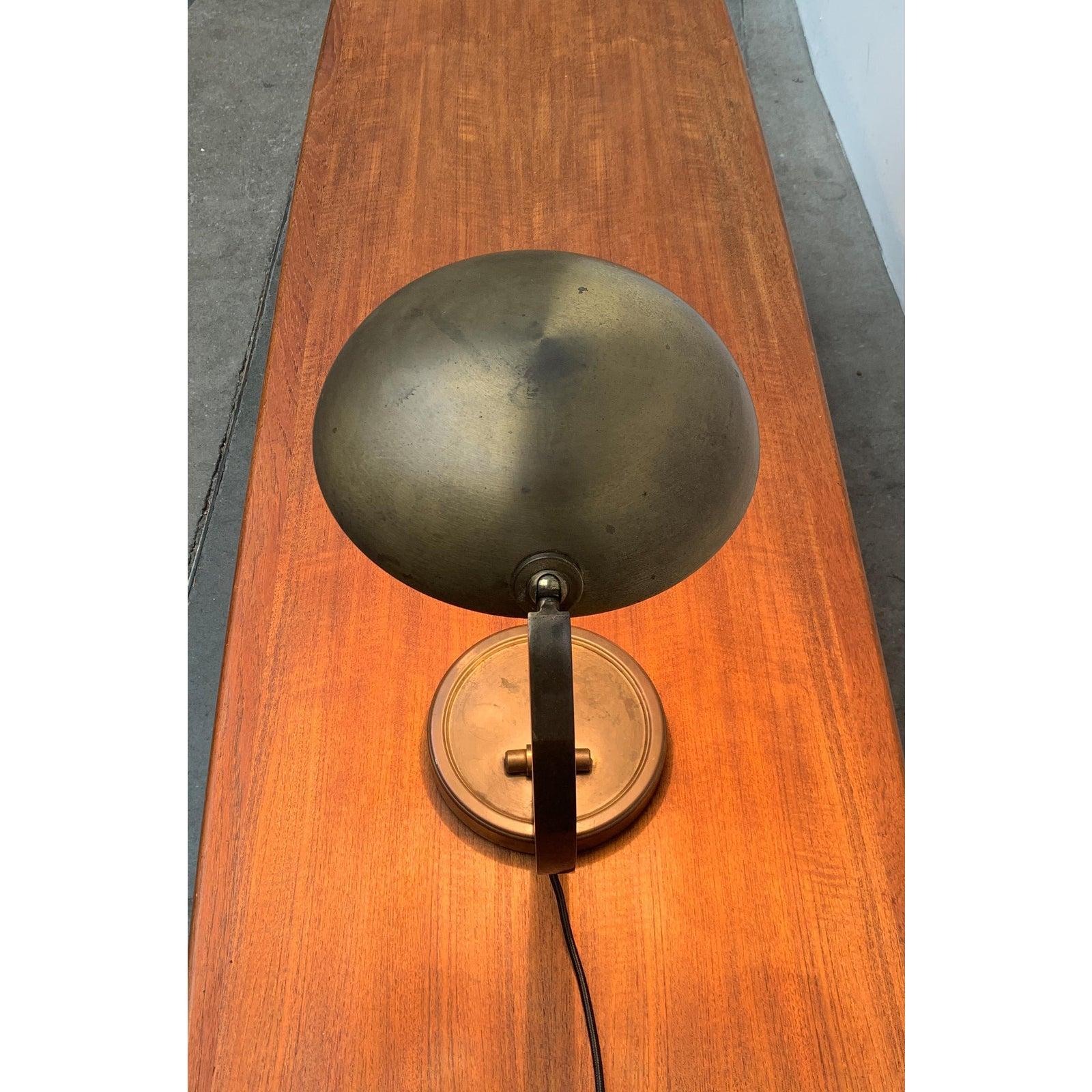 Lámpara de mesa alemana de latón de mediados de siglo de Gecos Cosack en venta 4