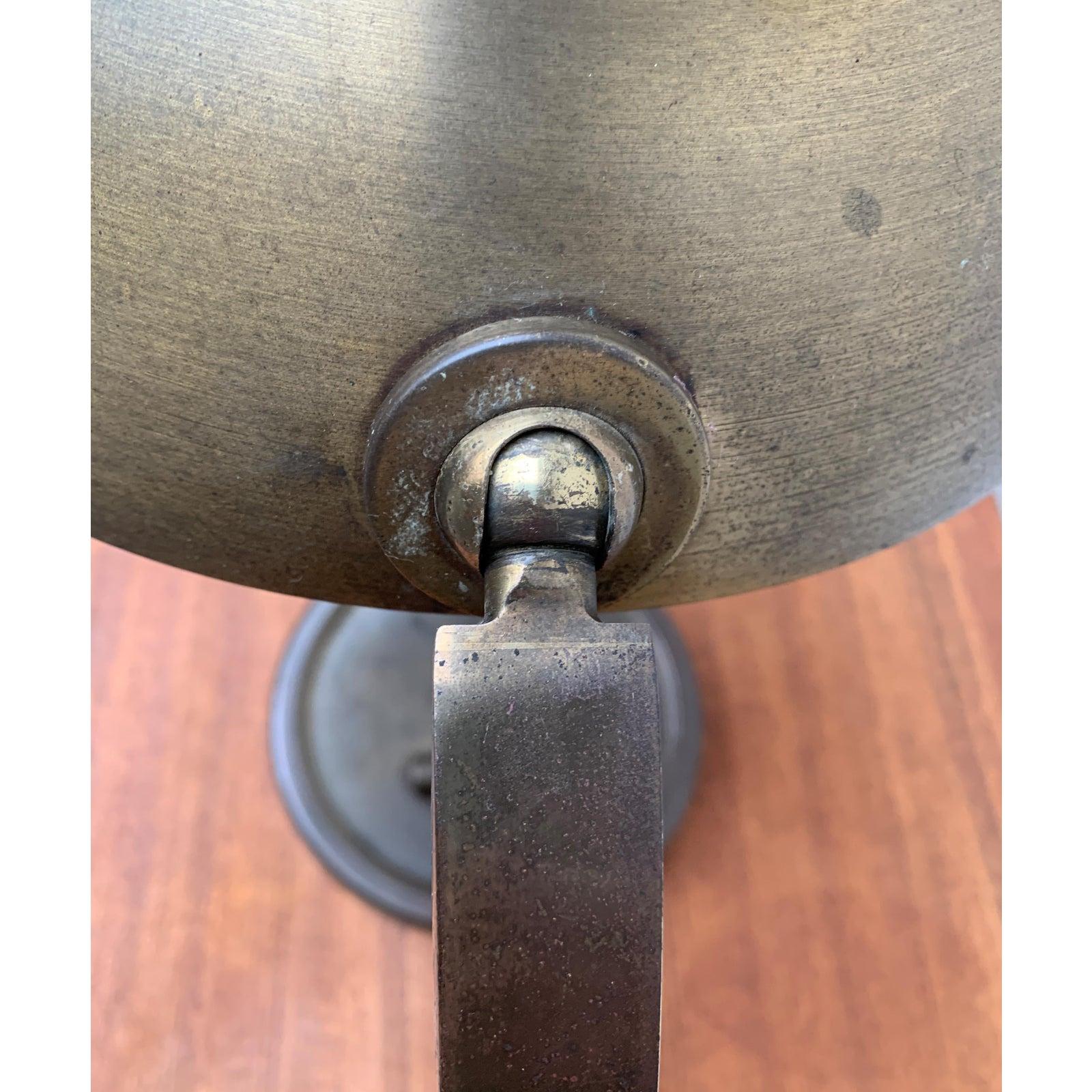 Lámpara de mesa alemana de latón de mediados de siglo de Gecos Cosack en venta 1