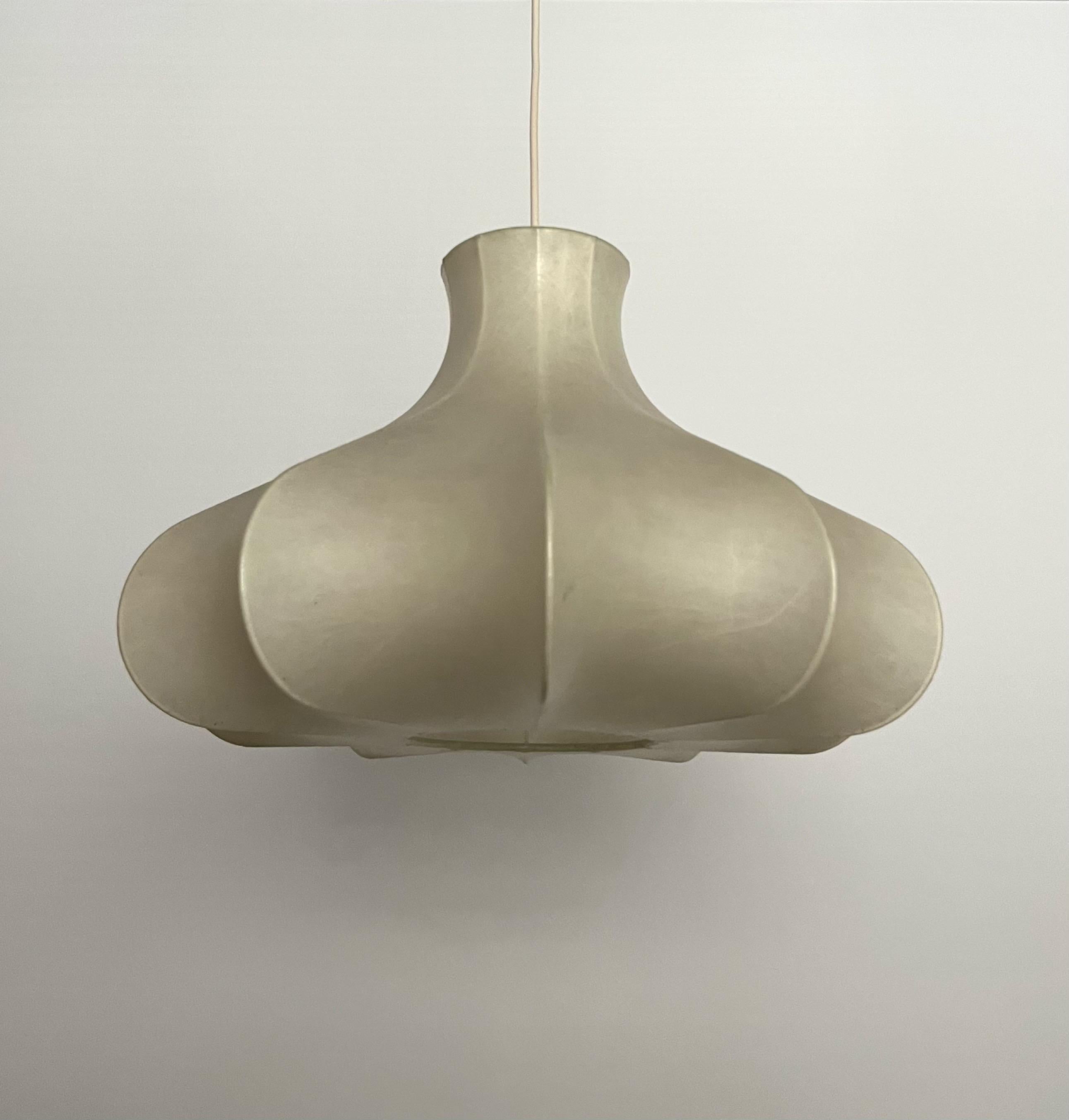 Deutscher Blumenkronleuchter „Cocoon“ aus der Mitte des Jahrhunderts von Goldkant Leuchten, 1960er Jahre (Metall) im Angebot