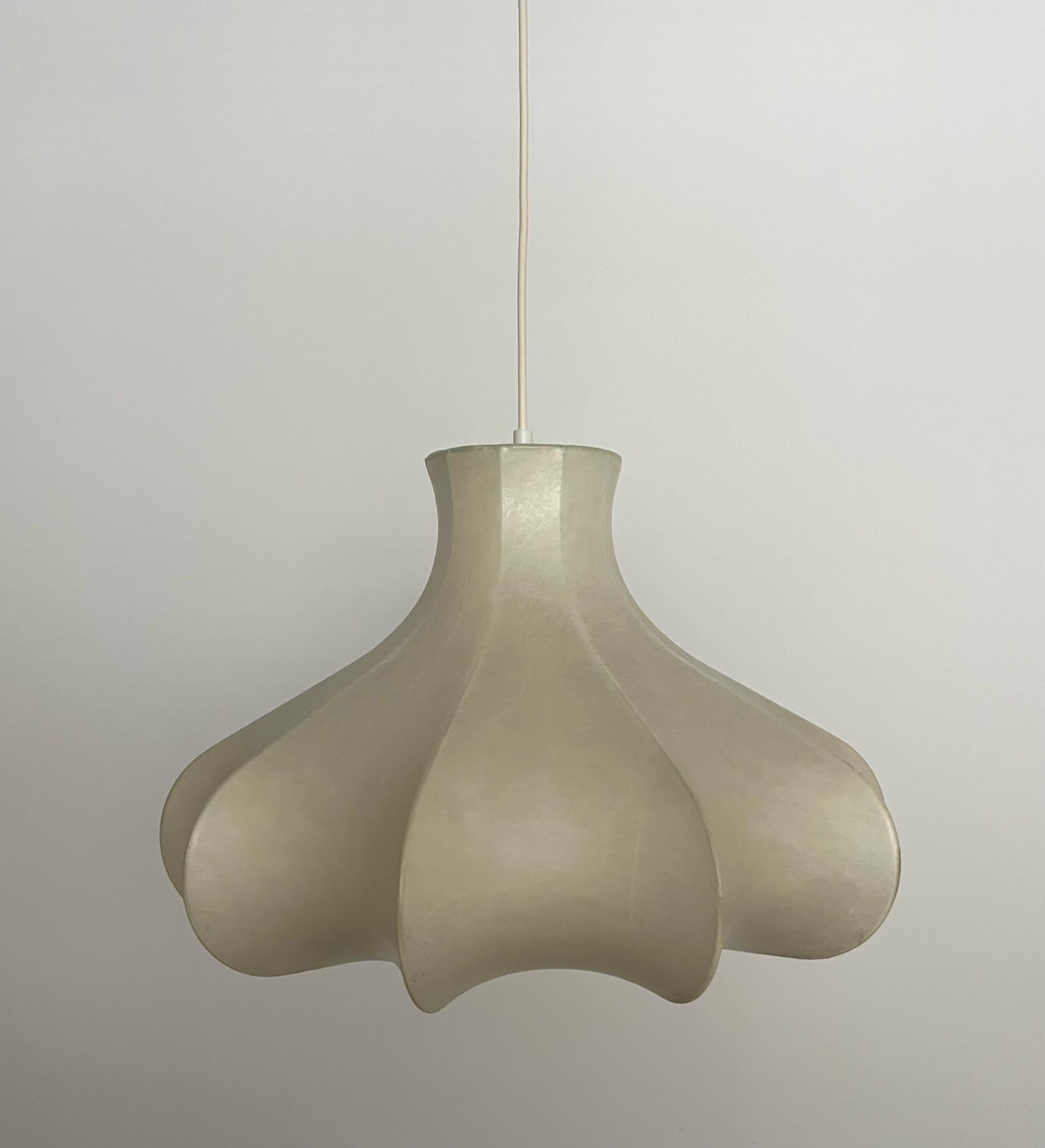 Deutscher Blumenkronleuchter „Cocoon“ aus der Mitte des Jahrhunderts von Goldkant Leuchten, 1960er Jahre im Angebot 3