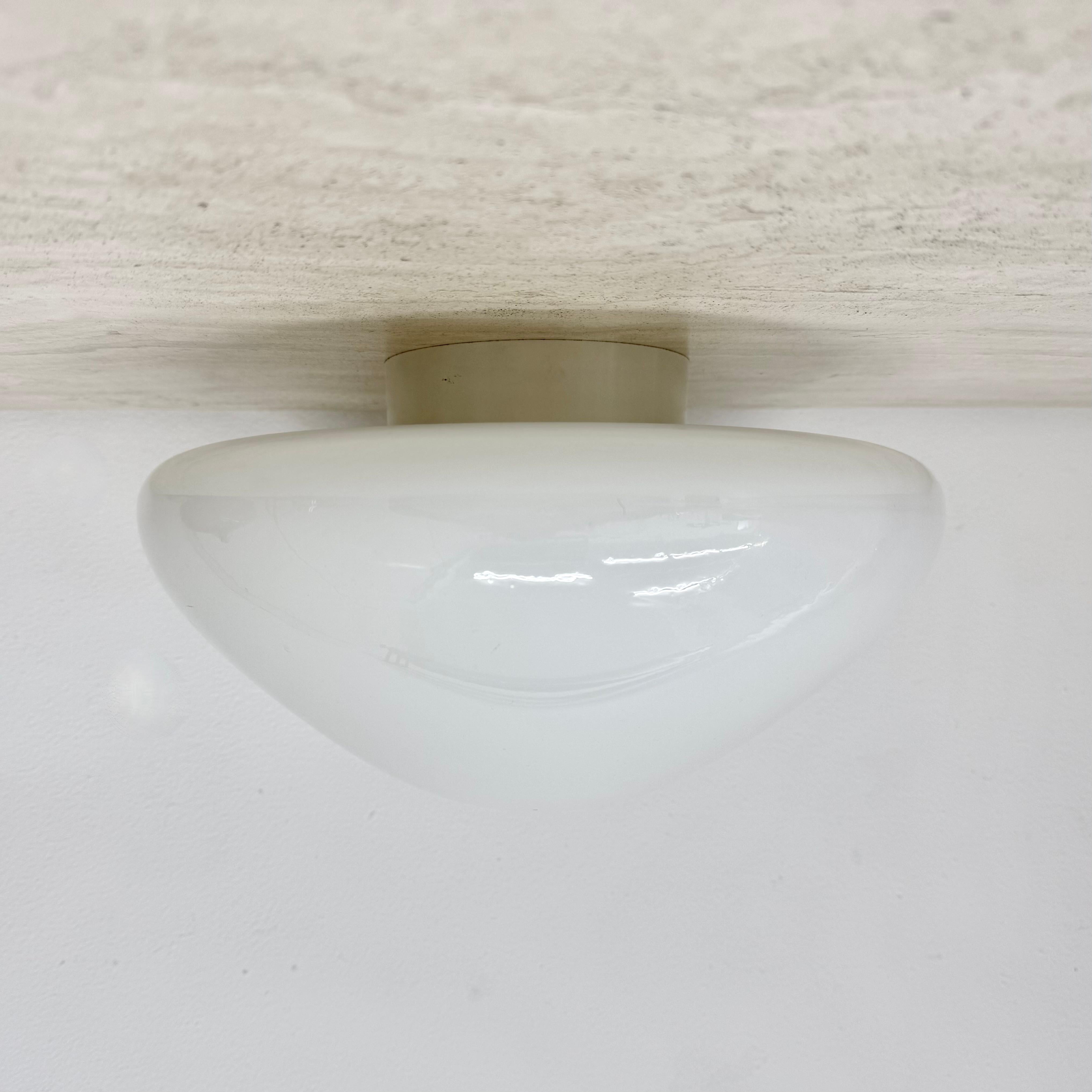 Vetro Lampada da soffitto 961 di Wilhelm Wagenfeld per Lindner, in vetro, della metà del secolo scorso. in vendita