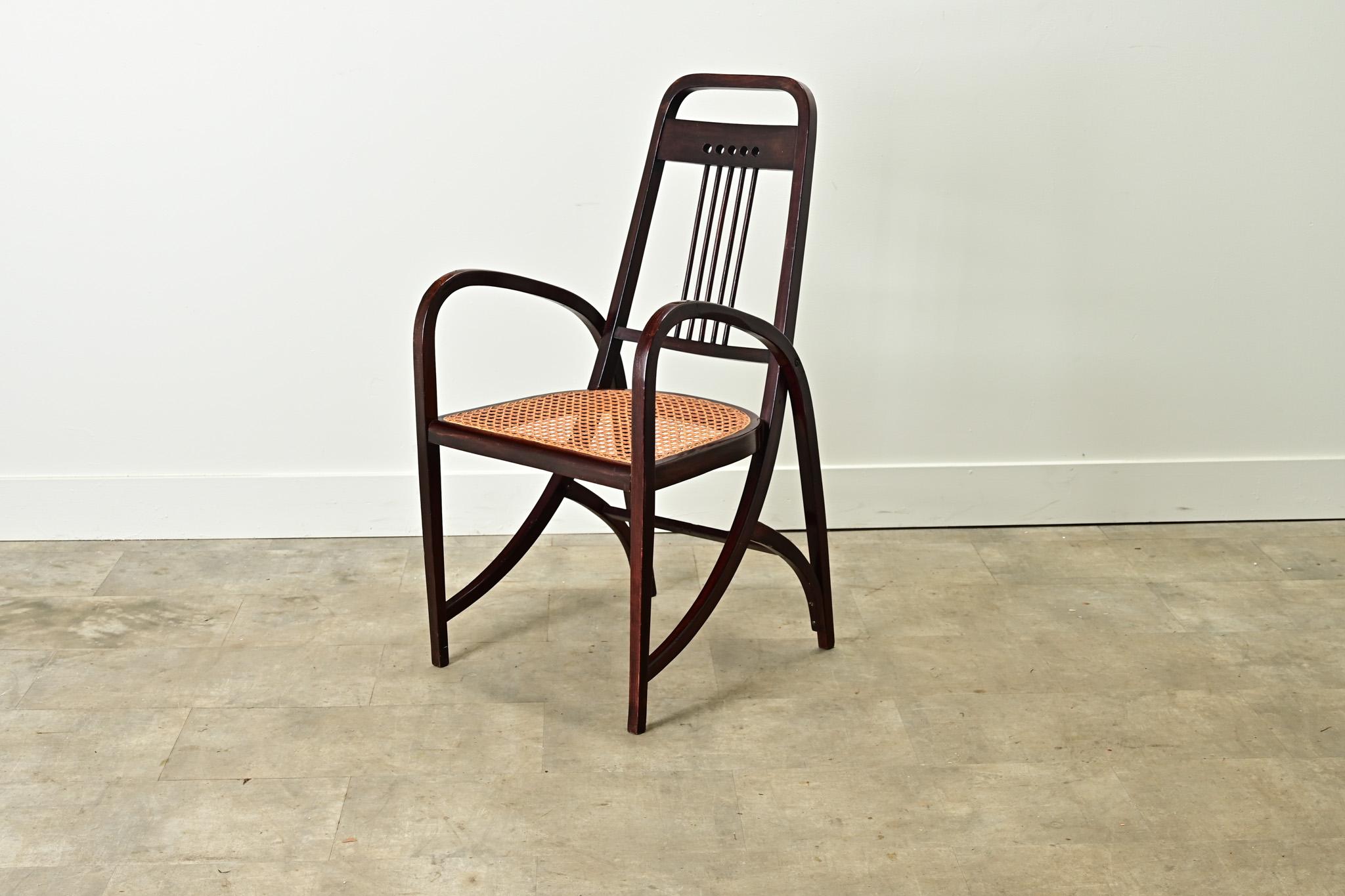 Sessel im Stil von Josef Hoffmann aus der Wiener Secession (Handgeschnitzt) im Angebot