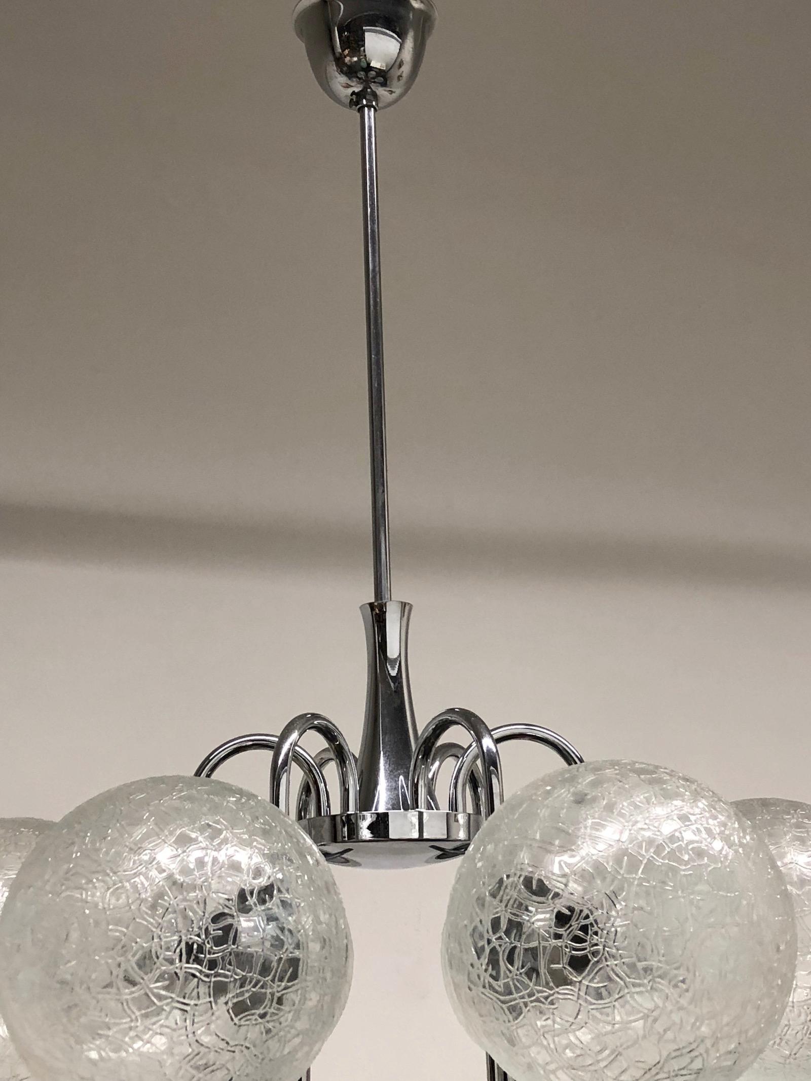 Deutscher Kugel-Sputnik-Kronleuchter aus poliertem Chrom und Glas, Mid-Century Modern im Angebot 2