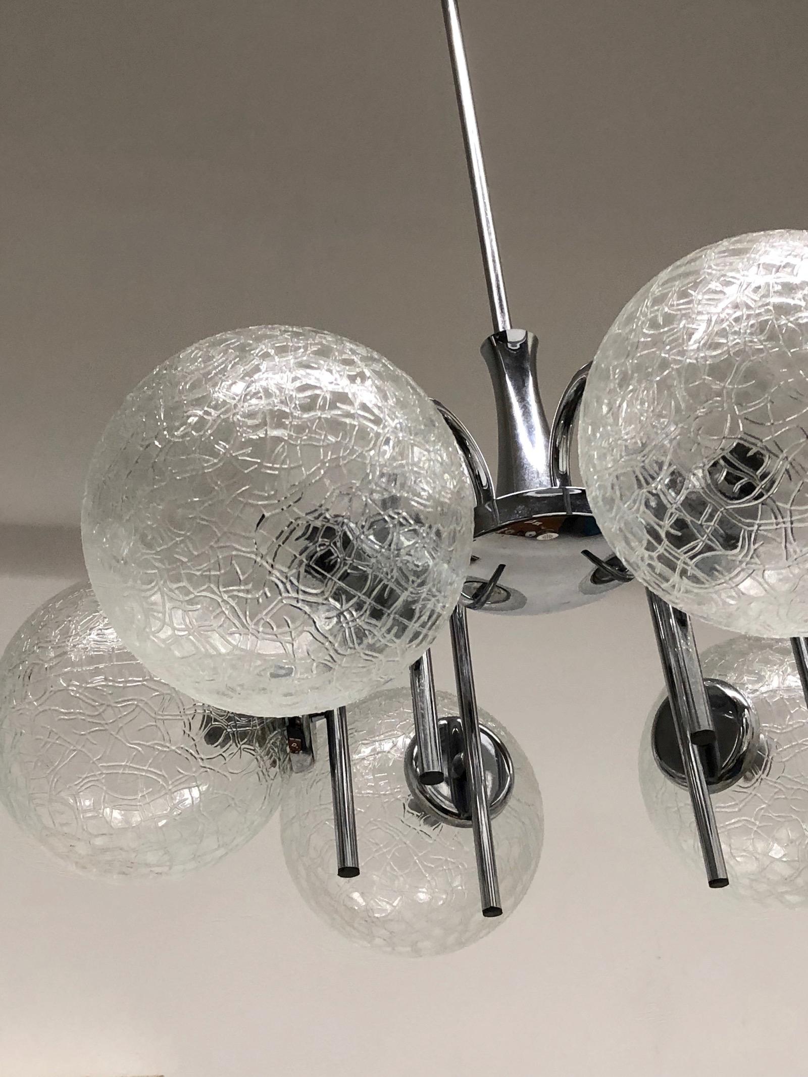 Deutscher Kugel-Sputnik-Kronleuchter aus poliertem Chrom und Glas, Mid-Century Modern im Angebot 3