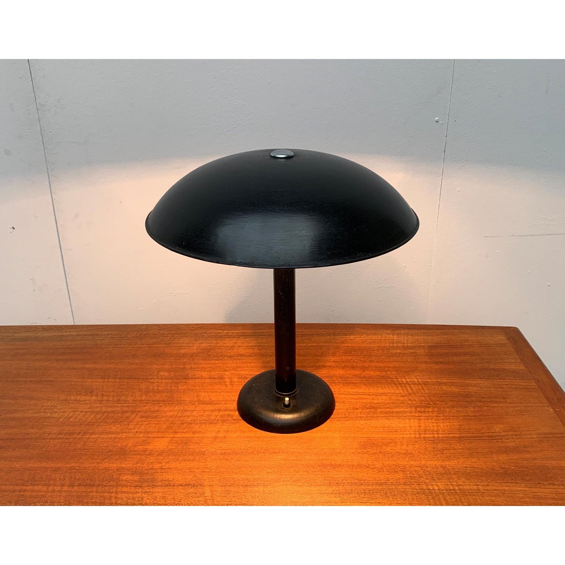 Allemand Lampe de table allemande du milieu du siècle, années 1940 en vente