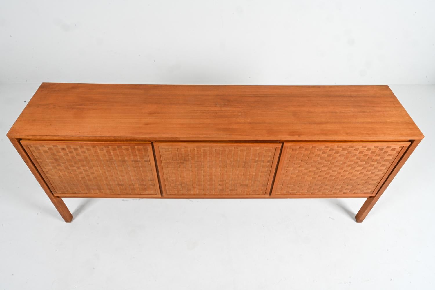 Mid-20th Century German Mid-Century Teak Woven-Front Sideboard by Leo Bub, c. 1960 For Sale