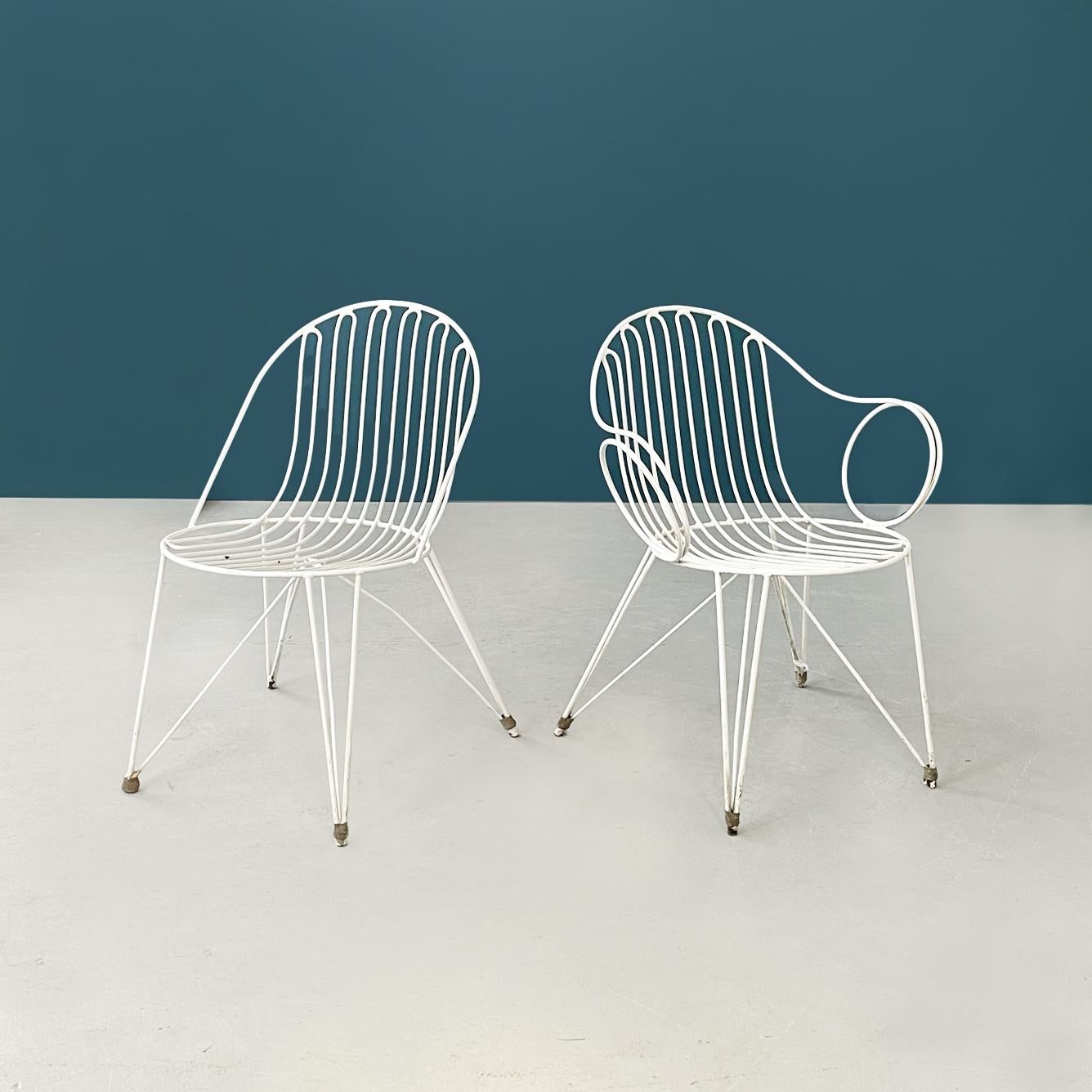 German mid-century white iron garden chairs by Mauser Werke Waldeck, 1950s
Set of 5 garden chairs with structure in curved solid iron rod, white enamelled. Two chairs have curly armrests, the other 3 have no armrests. Suitable for outdoor use.