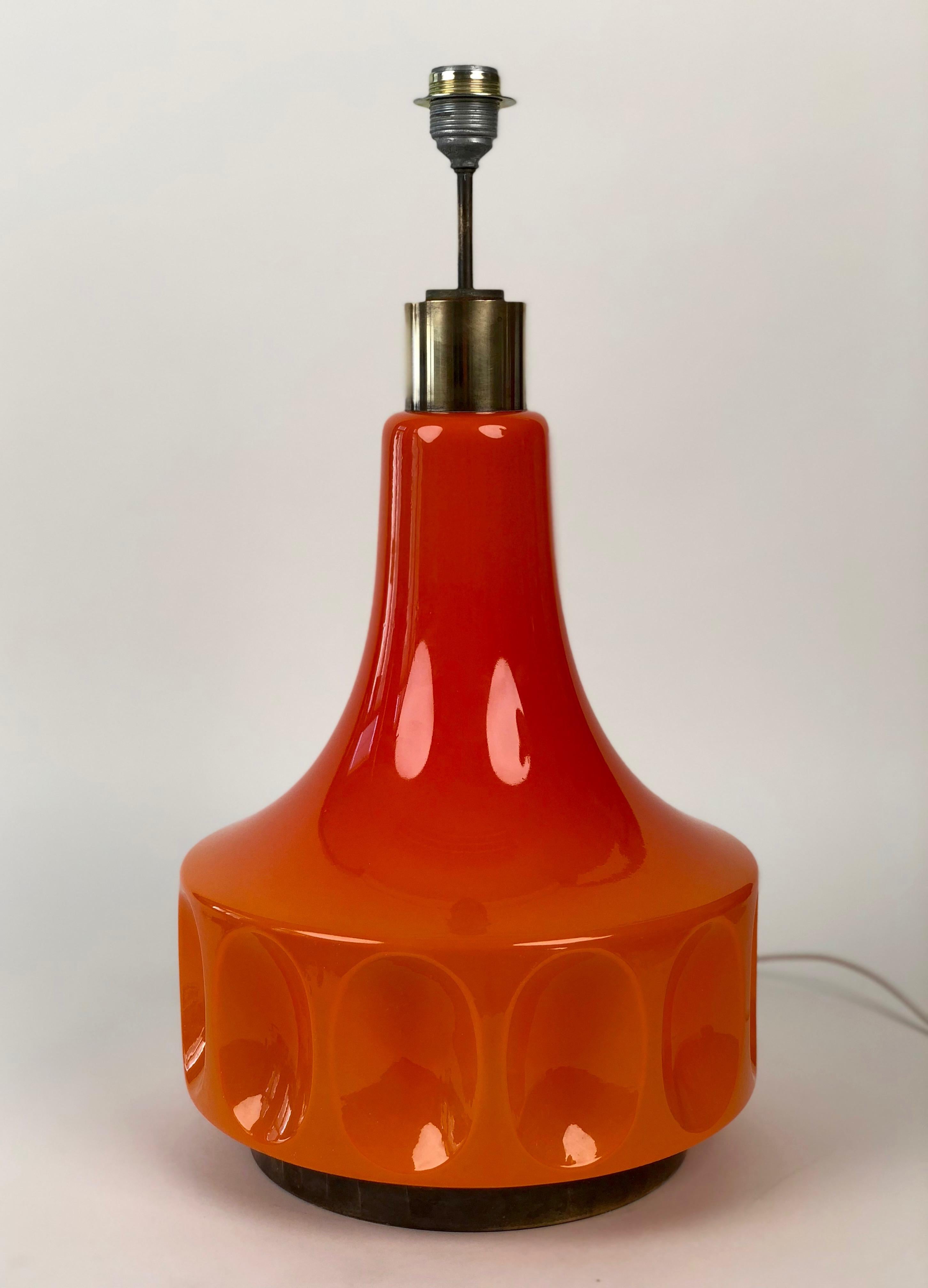Verre Lampe de table extra-large allemande du milieu du siècle avec base en verre en vente