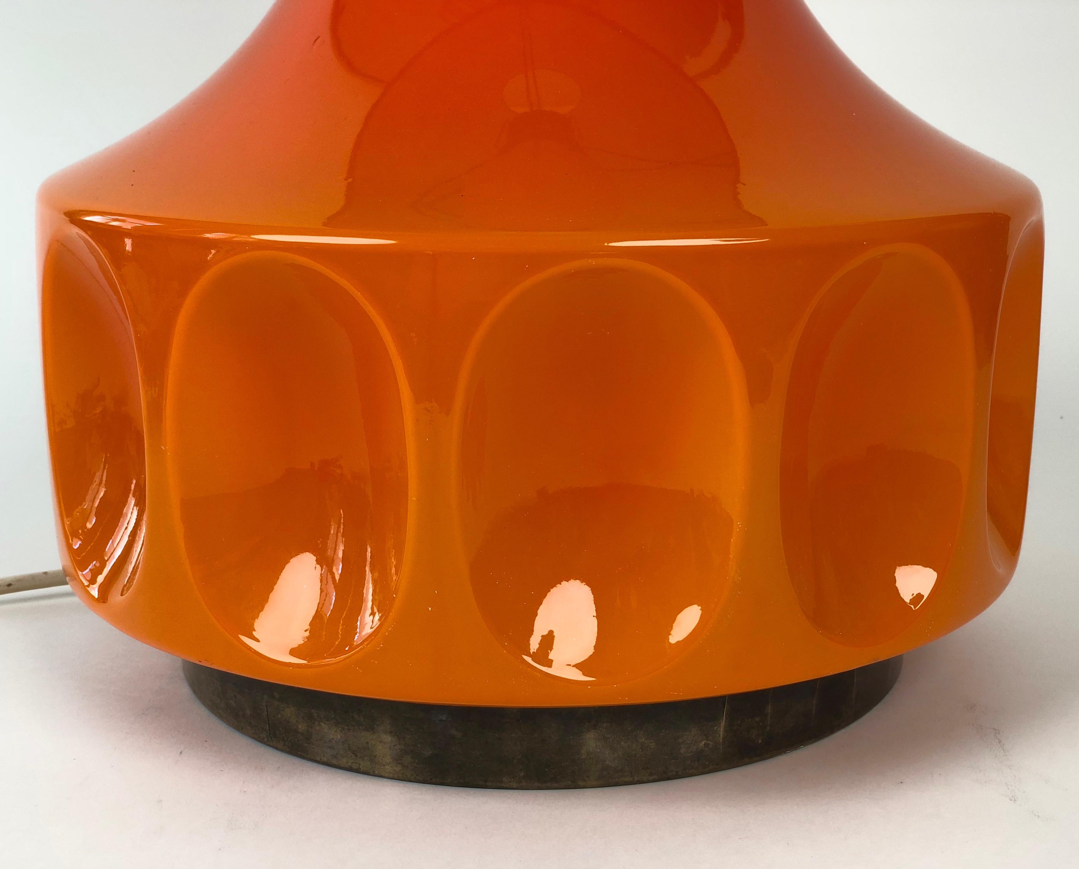 Lampe de table extra-large allemande du milieu du siècle avec base en verre en vente 1