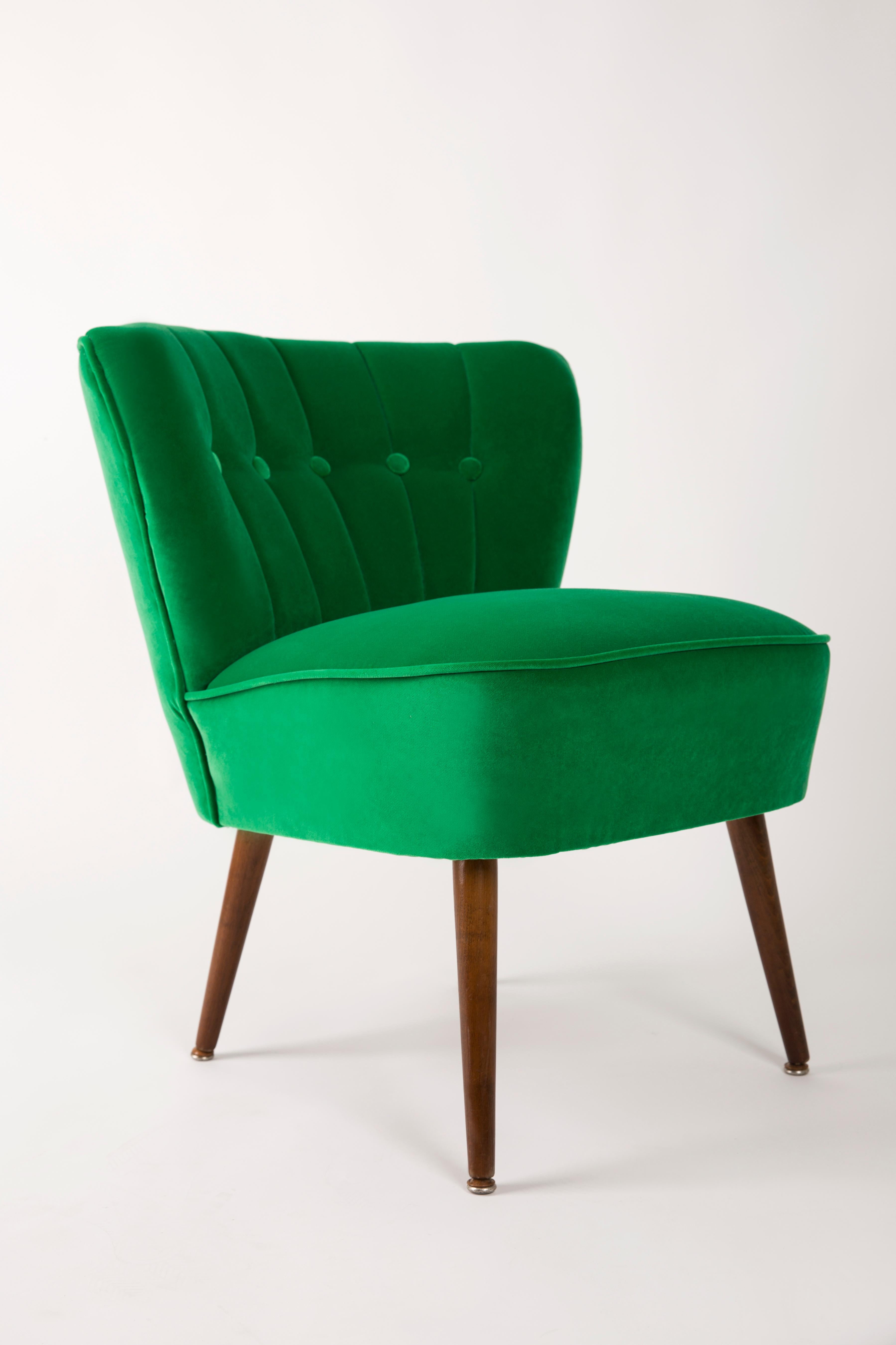 German Mid Century Green Velvet Club Armchair, Germany, 1960s In Excellent Condition For Sale In 05-080 Hornowek, PL