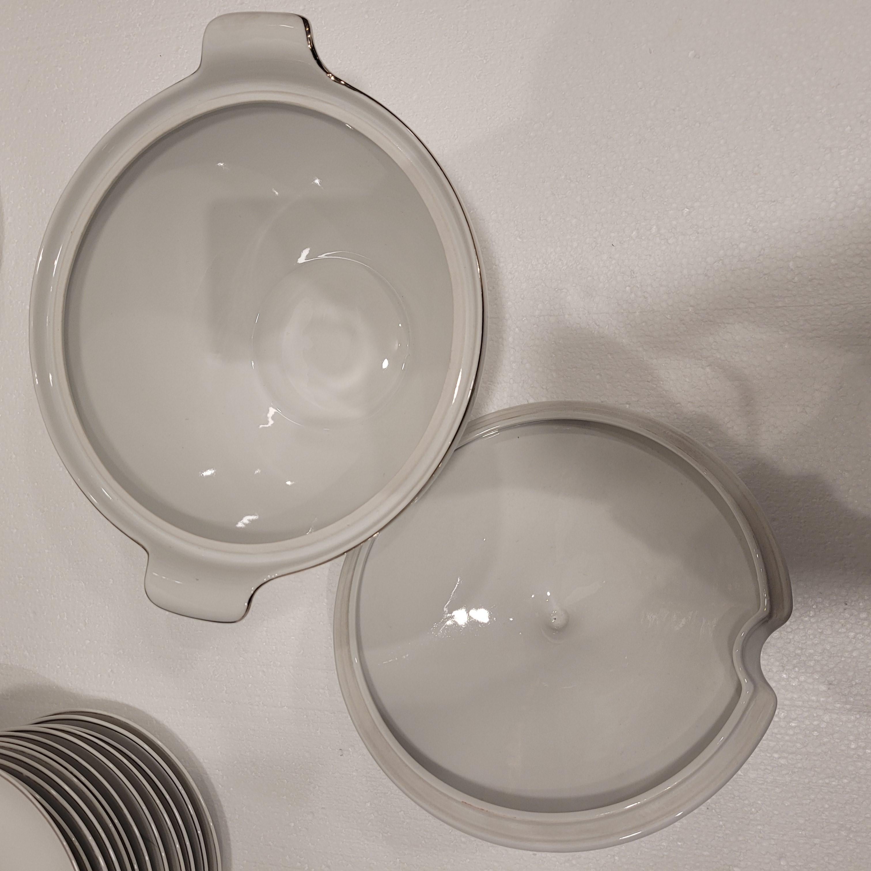 Vajilla de porcelana alemana de mediados de siglo, Flores, Eschenbach, 55 piezas en venta 5