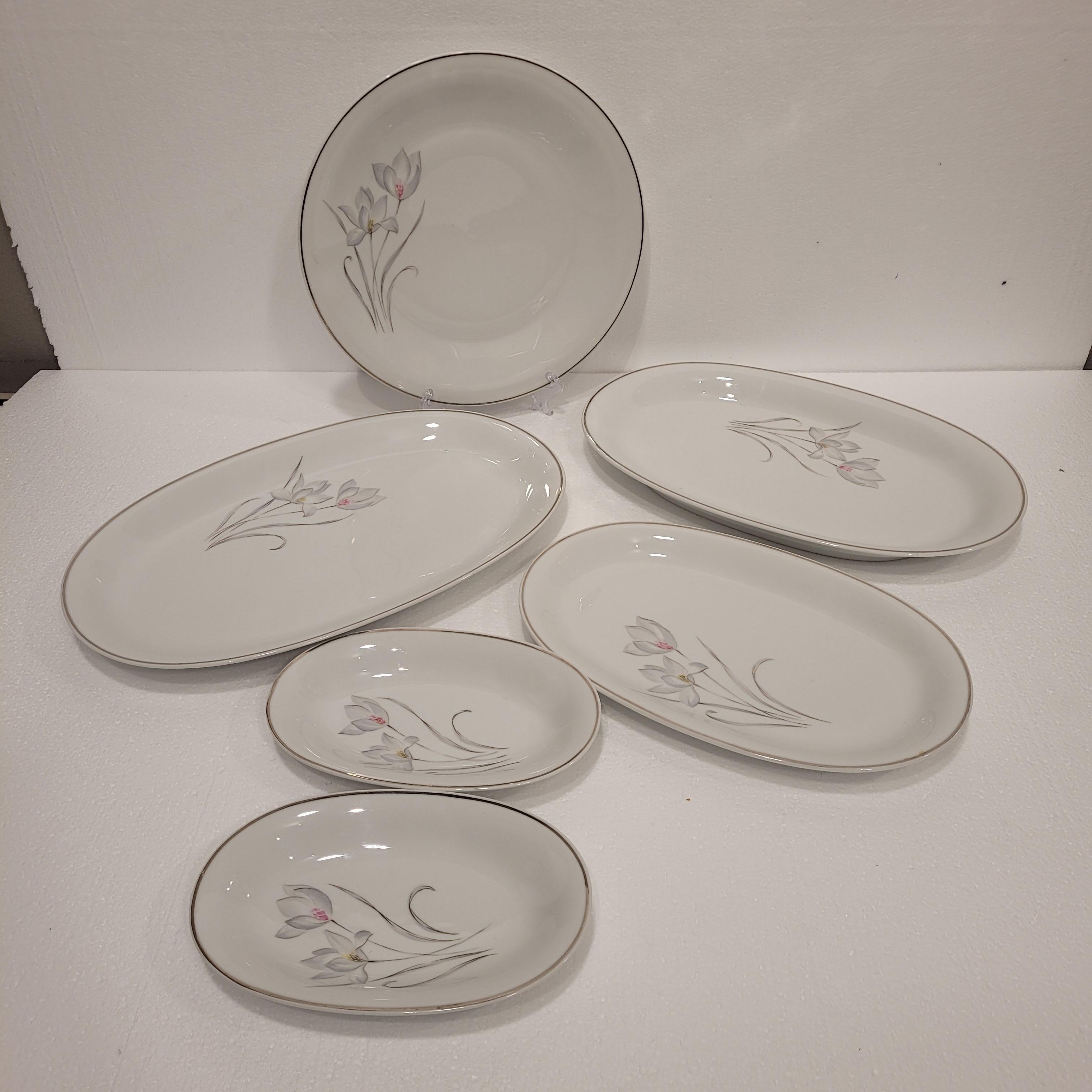 Vajilla de porcelana alemana de mediados de siglo, Flores, Eschenbach, 55 piezas en venta 10