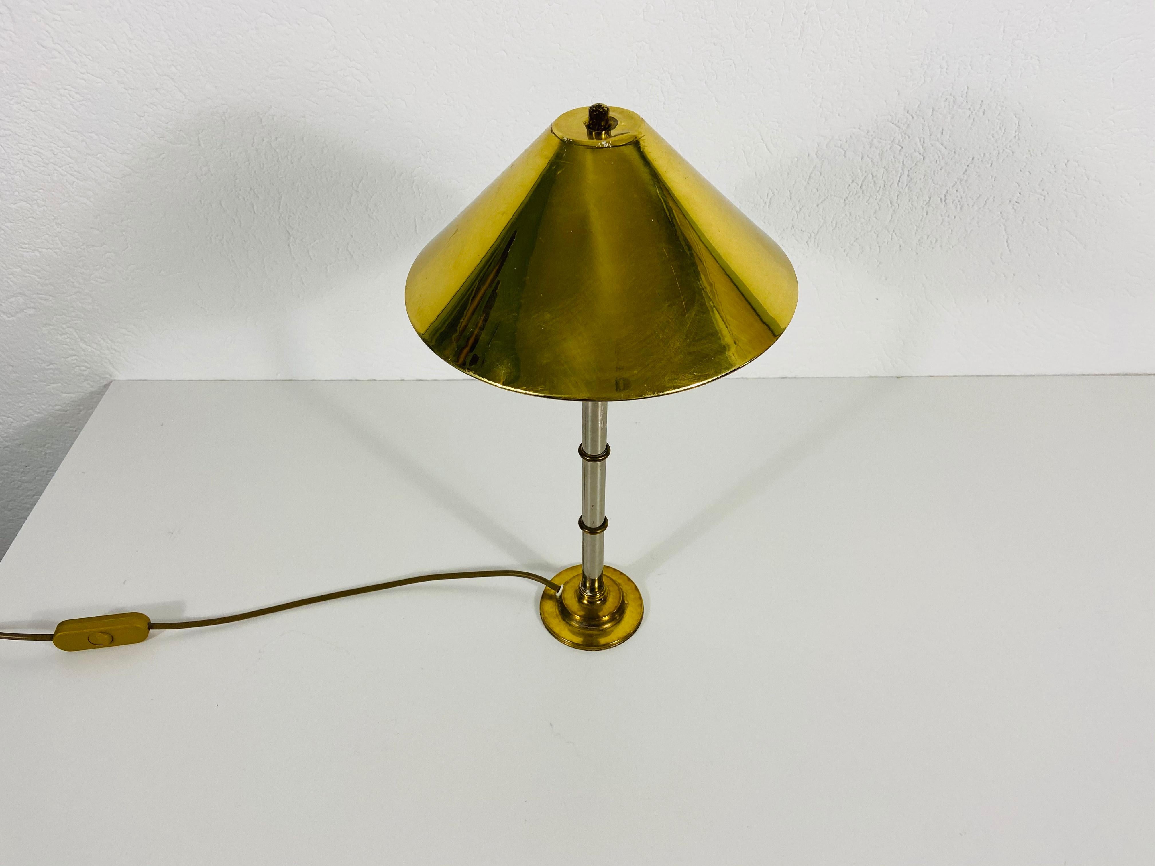 German Midcentury Solid Brass Table Lamp by Vereinigte Werkstätte, 1960s For Sale 1