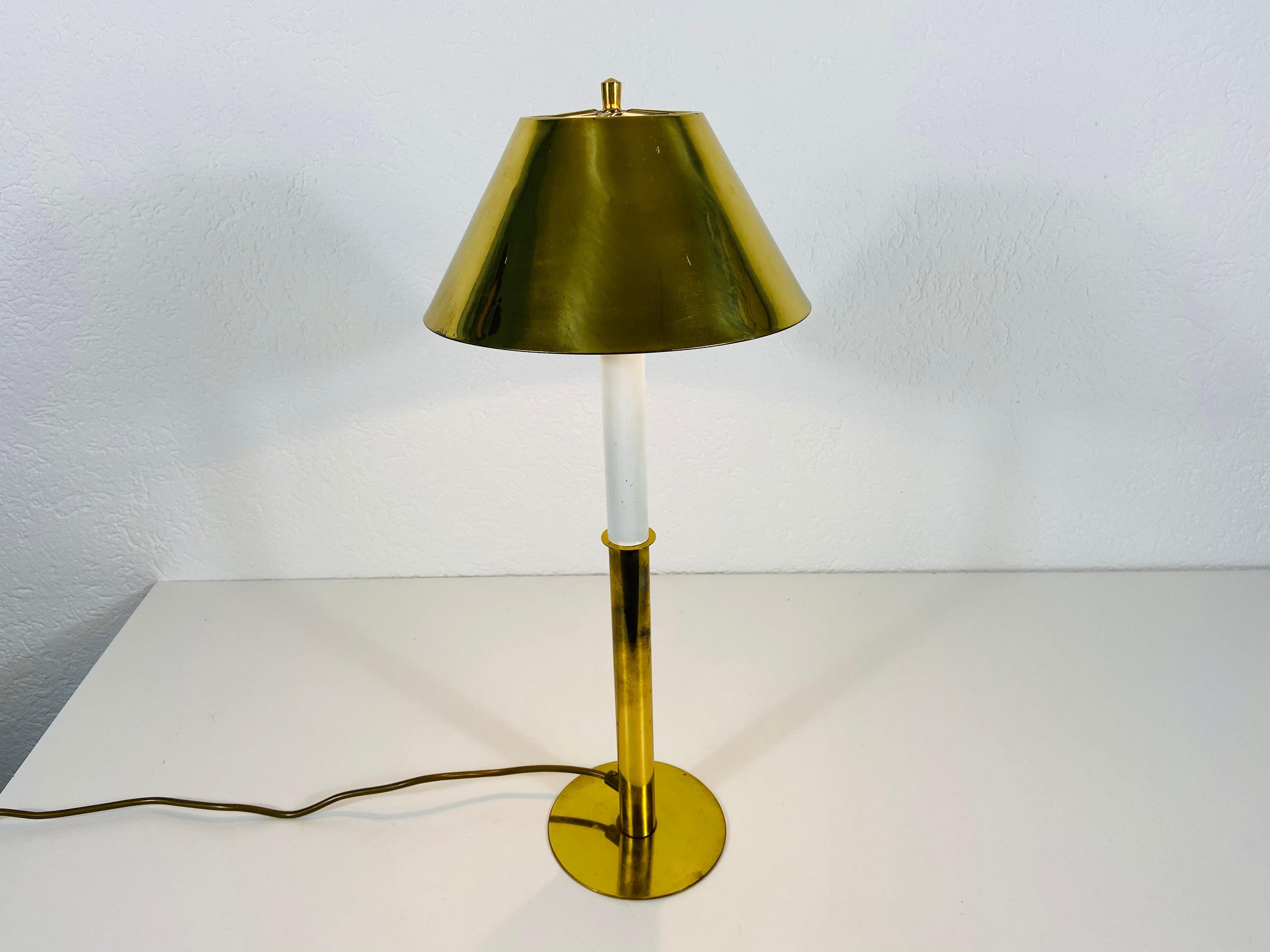 German Midcentury Solid Brass Table Lamp by Vereinigte Werkstätte, 1960s For Sale 4
