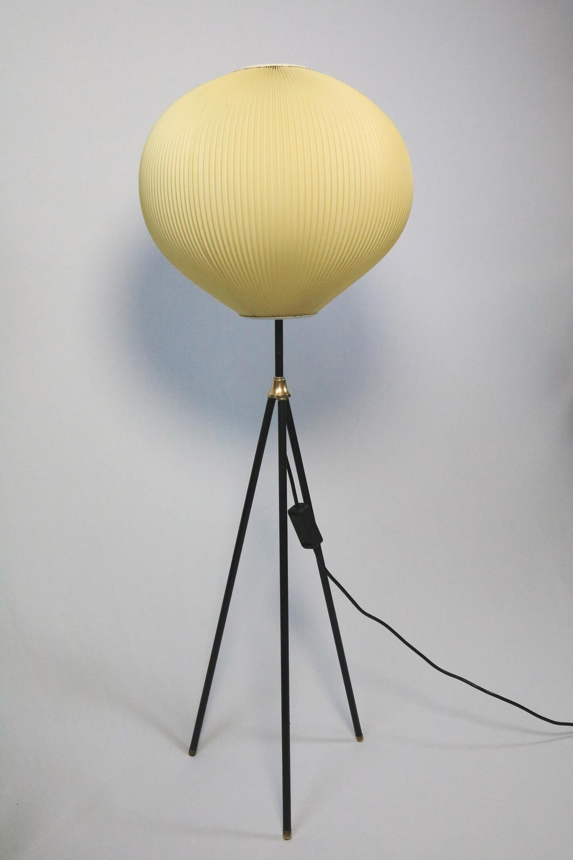 Pretty, small tripod lamp with pleated lampshade in a wonderful pastel yellow.
Black coated metal frame.
 
New wiring with a switch and a European plug-in (Adapters are necessary.
 
This lamp is suitable for all stylish interiors and creates a cozy