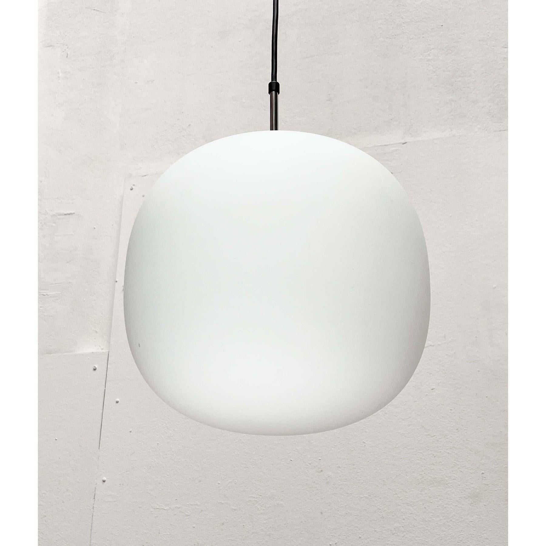 Lampe suspendue minimaliste allemande en verre Ball and Ball de Glashütte Limburg, années 1970 en vente 7