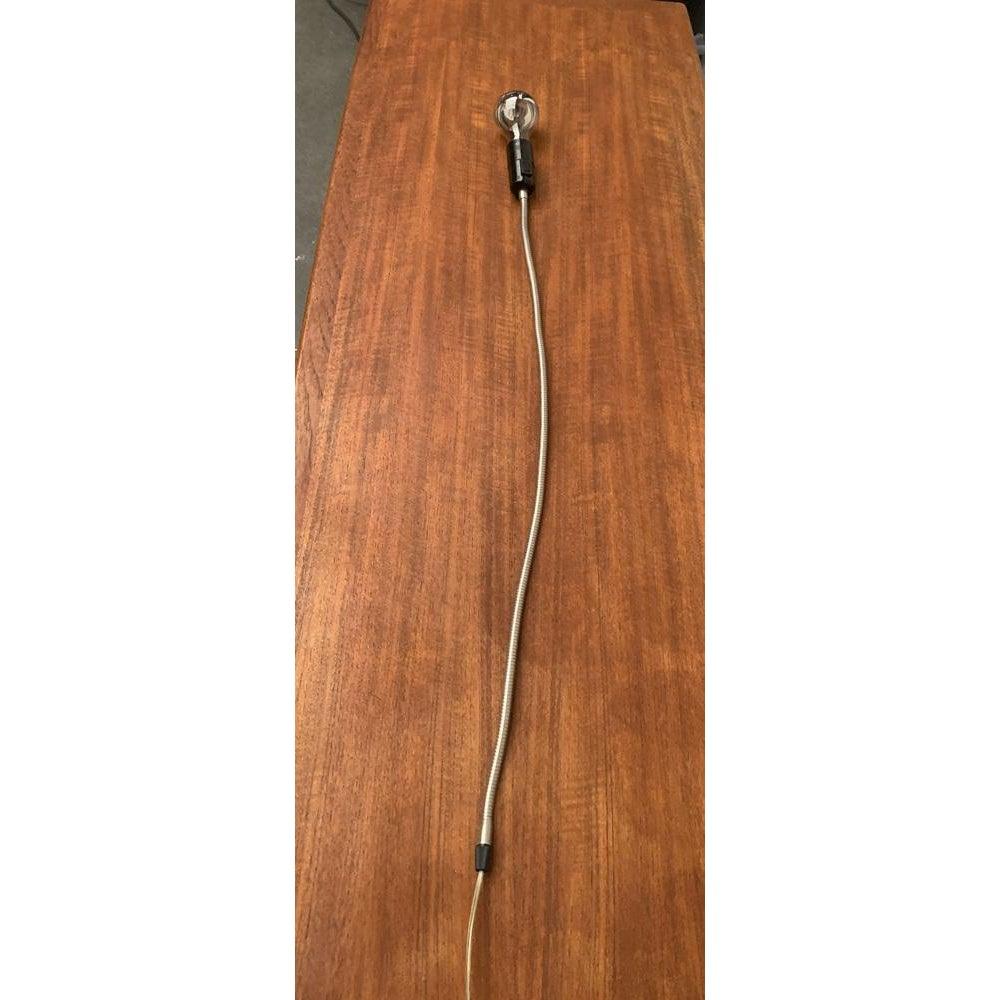 Lámpara de sobremesa minimalista alemana Lightworm de Walter Schnepel, principios de la década de 2000 Alemán en venta