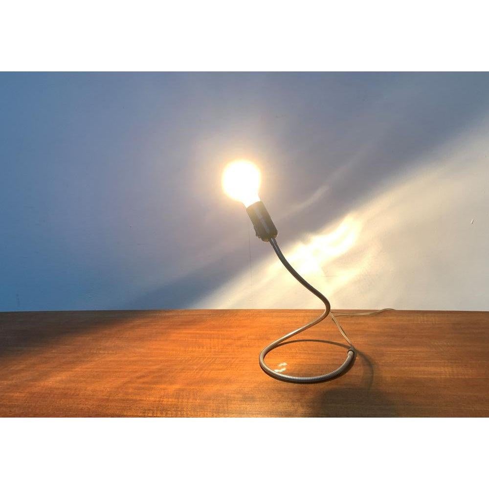 Lámpara de sobremesa minimalista alemana Lightworm de Walter Schnepel, principios de la década de 2000 Metal en venta