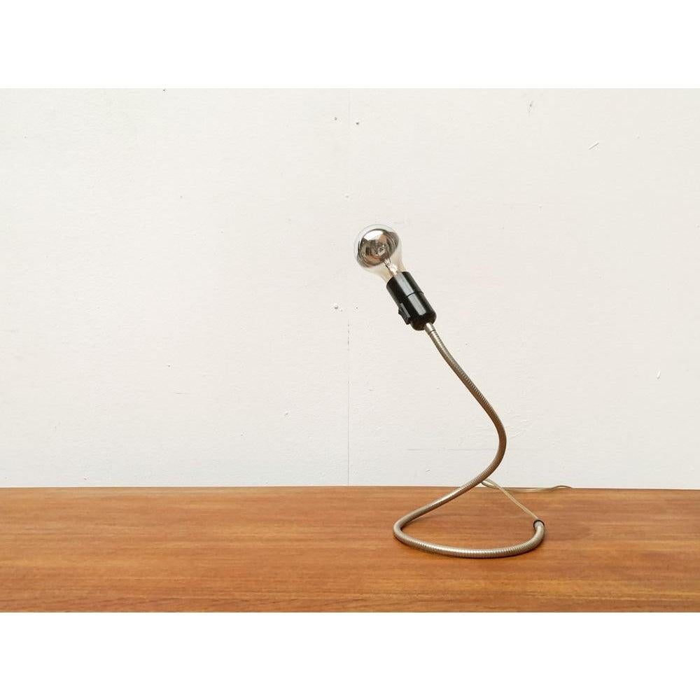 Lámpara de sobremesa minimalista alemana Lightworm de Walter Schnepel, principios de la década de 2000 en venta 2