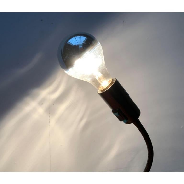Lámpara de mesa alemana minimalista Lightworm de Walter Schnepel para Tecnolumen en venta 5