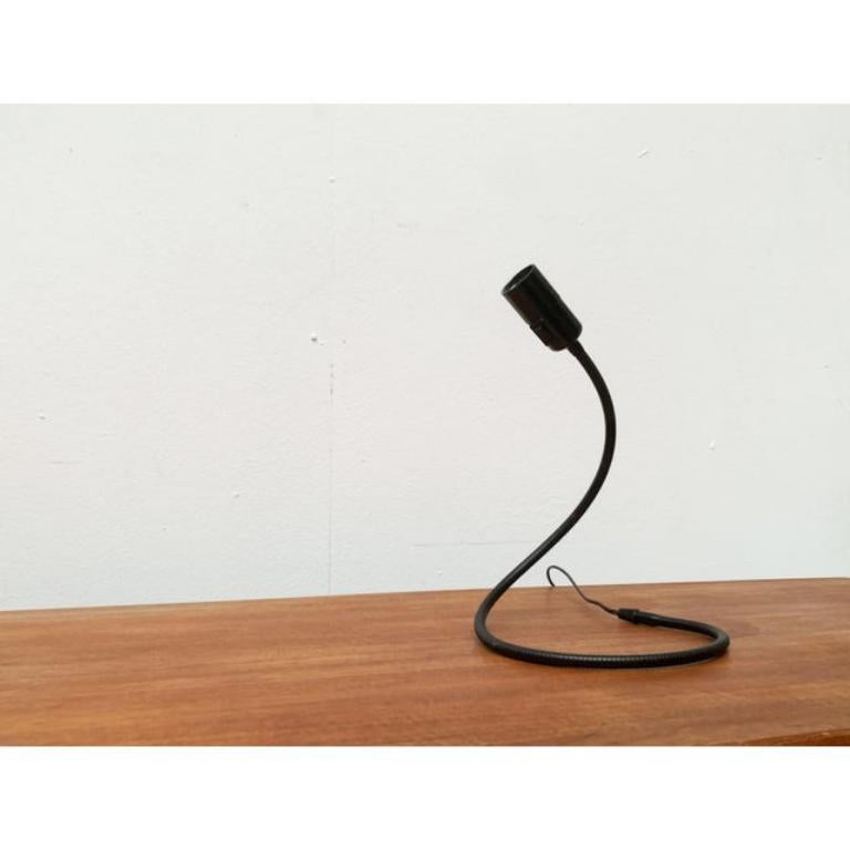 Lámpara de mesa alemana minimalista Lightworm de Walter Schnepel para Tecnolumen en venta 1