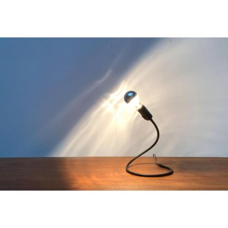 Lámpara de mesa alemana minimalista Lightworm de Walter Schnepel para Tecnolumen en venta 2