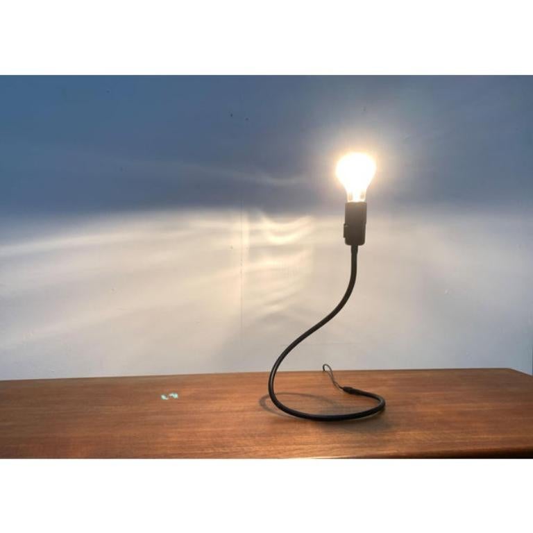 Lámpara de mesa alemana minimalista Lightworm de Walter Schnepel para Tecnolumen en venta 3