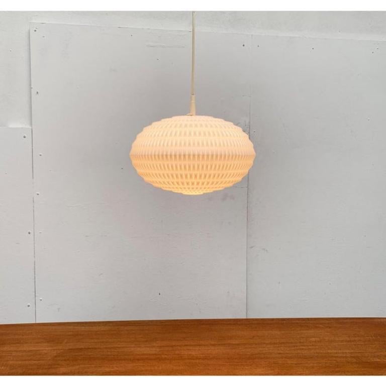 Lampada a sospensione UFO tedesca Model 2196 di Aloys Ferdinand Gangkofner, anni '60 In condizioni ottime in vendita a Hamburg, DE