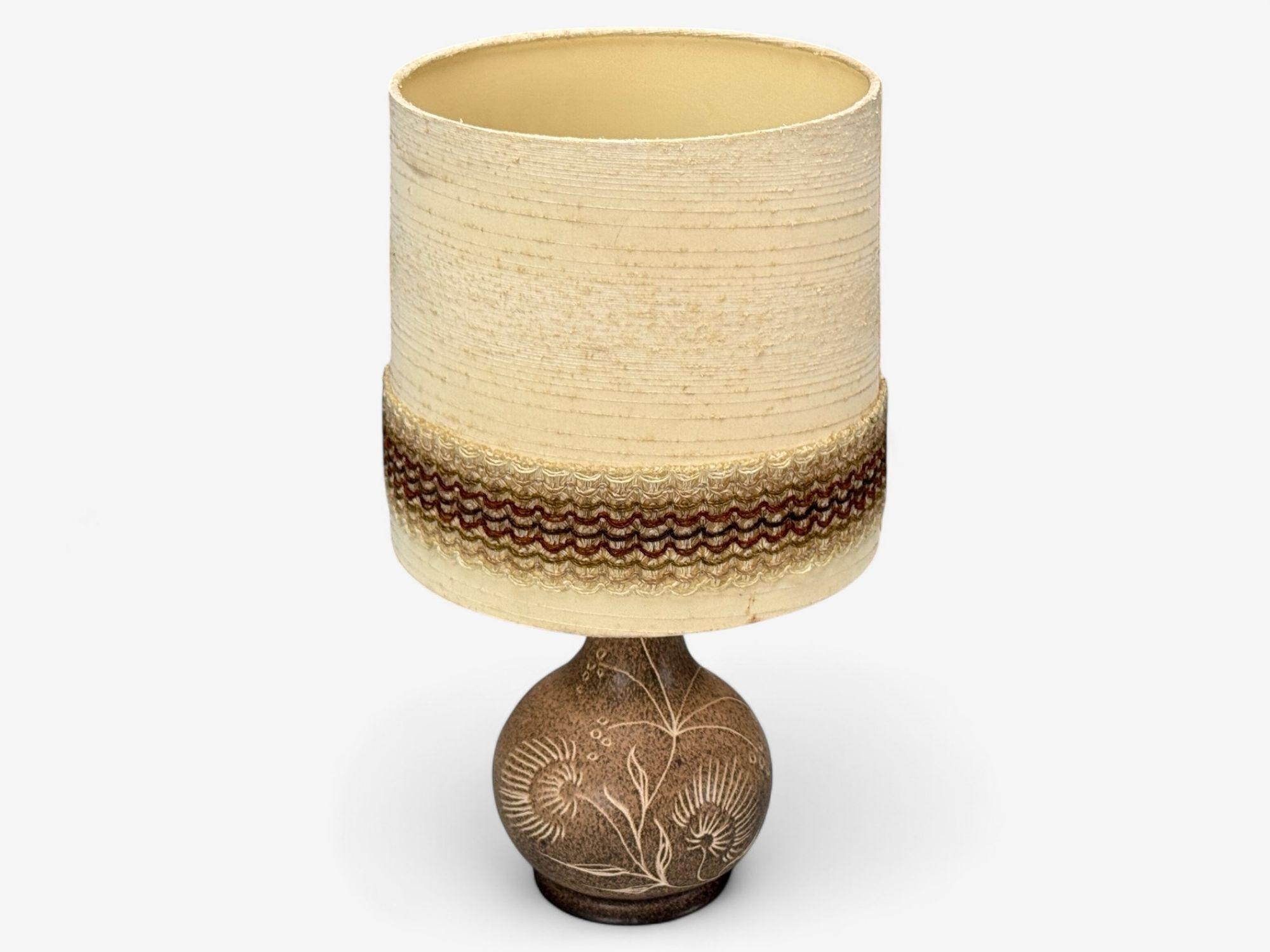 Mid-Century Modern Lampe de table moderne allemande en céramique brune, Allemagne, années 1970 en vente