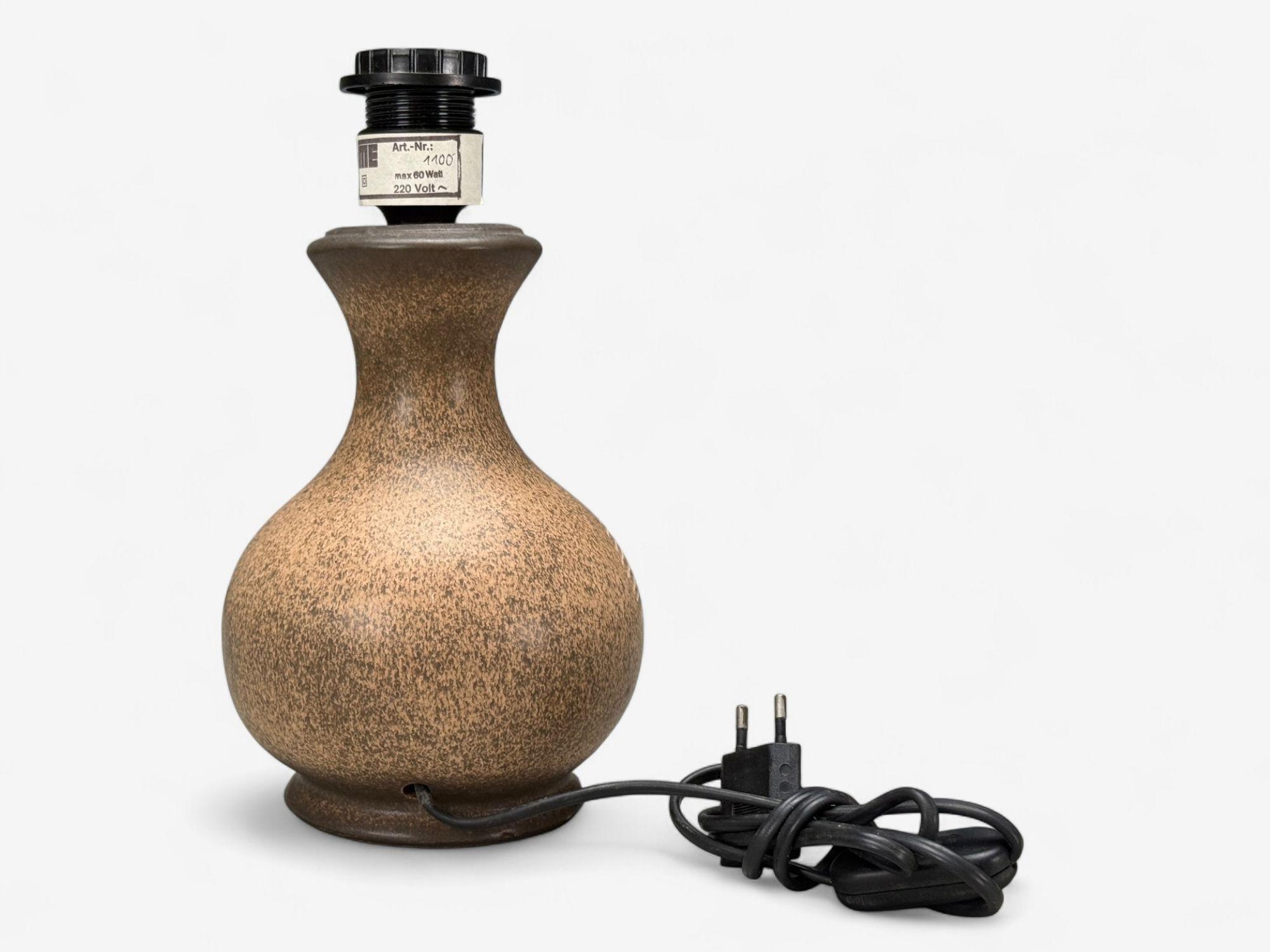 Céramique Lampe de table moderne allemande en céramique brune, Allemagne, années 1970 en vente