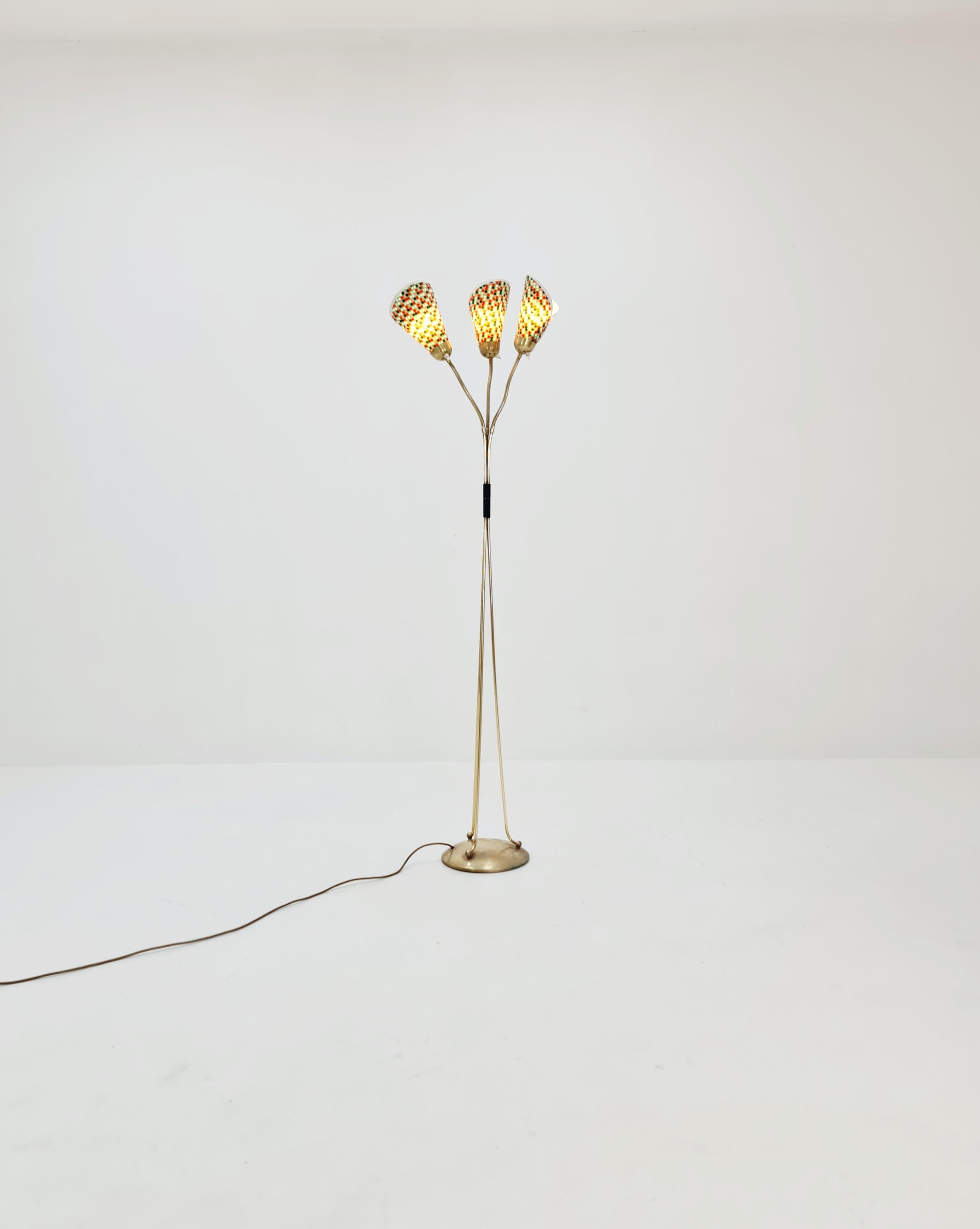 German Modern Colorful three flex arms brass floor lamp, tütenlampe, 1950s
Original shades from the 50s

This lamp is a real eye-catcher, amazing colors. 

The frame is made of brass, with flex arms. 3 switches on the arms

Measurements:
 
Height: