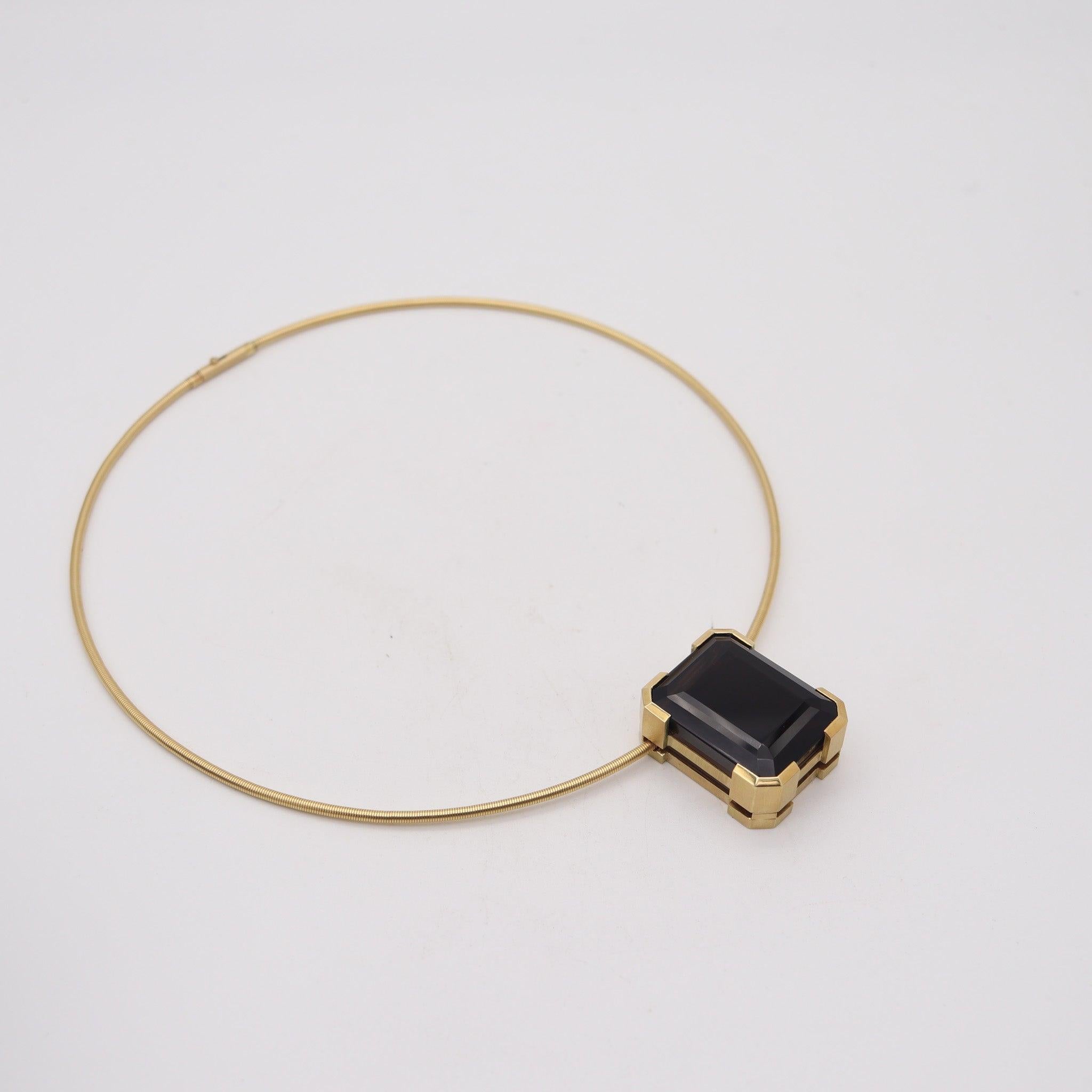 Taille émeraude GERMAN MODERNISM 1970 Collier pendentif en or jaune 18 carats et topaze 95,44 carats en vente