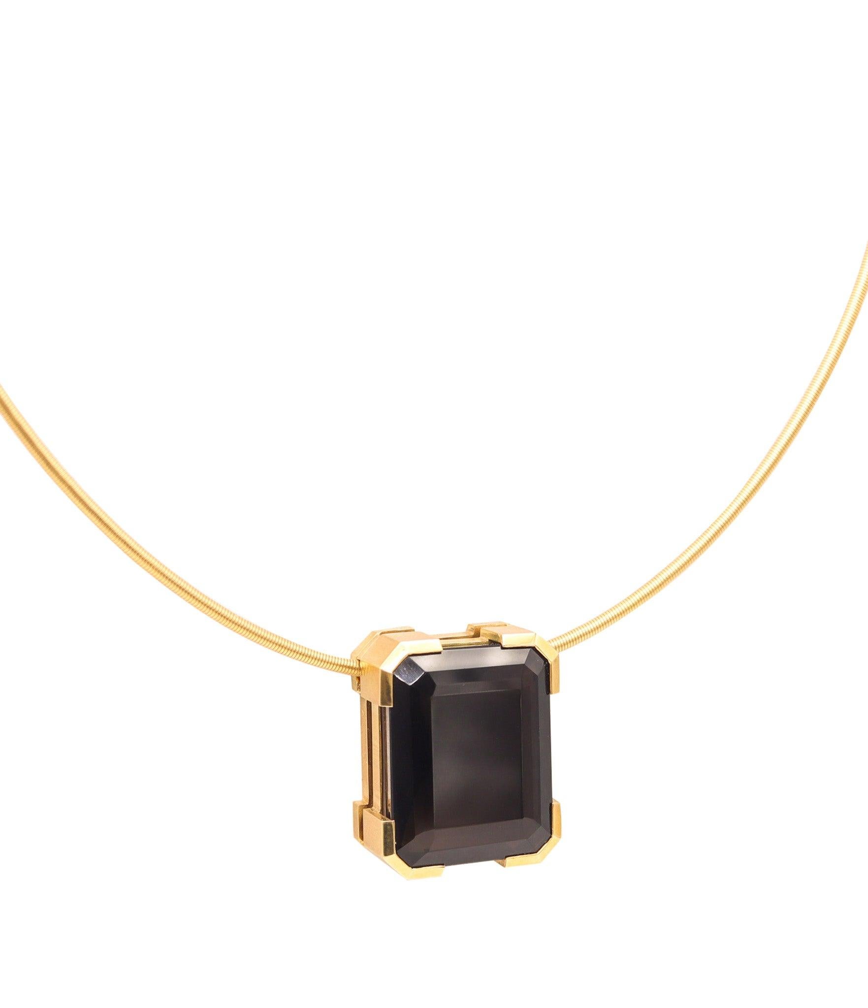 GERMAN MODERNISM 1970 Collier pendentif en or jaune 18 carats et topaze 95,44 carats en vente 1