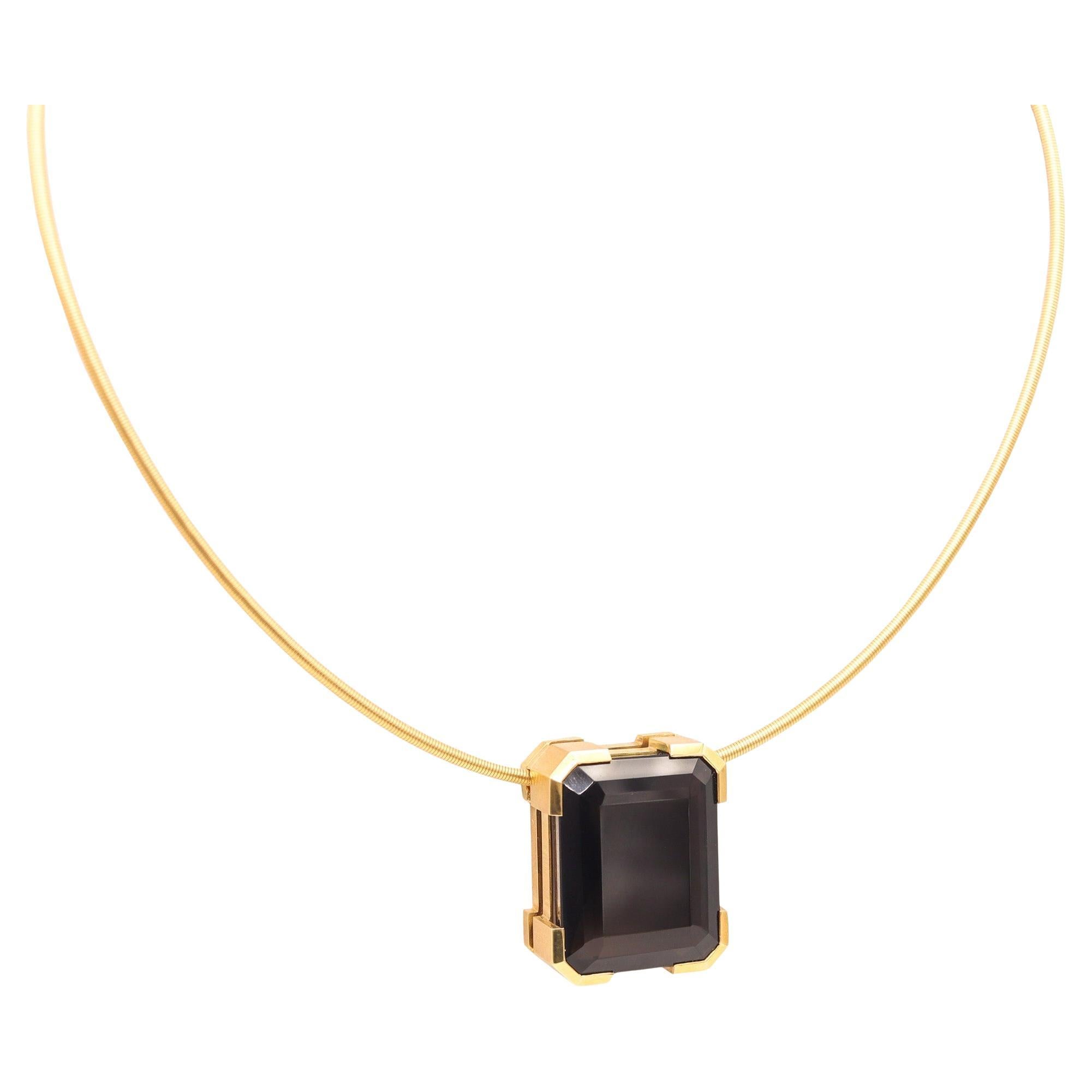 GERMAN MODERNISM 1970 Collier pendentif en or jaune 18 carats et topaze 95,44 carats en vente