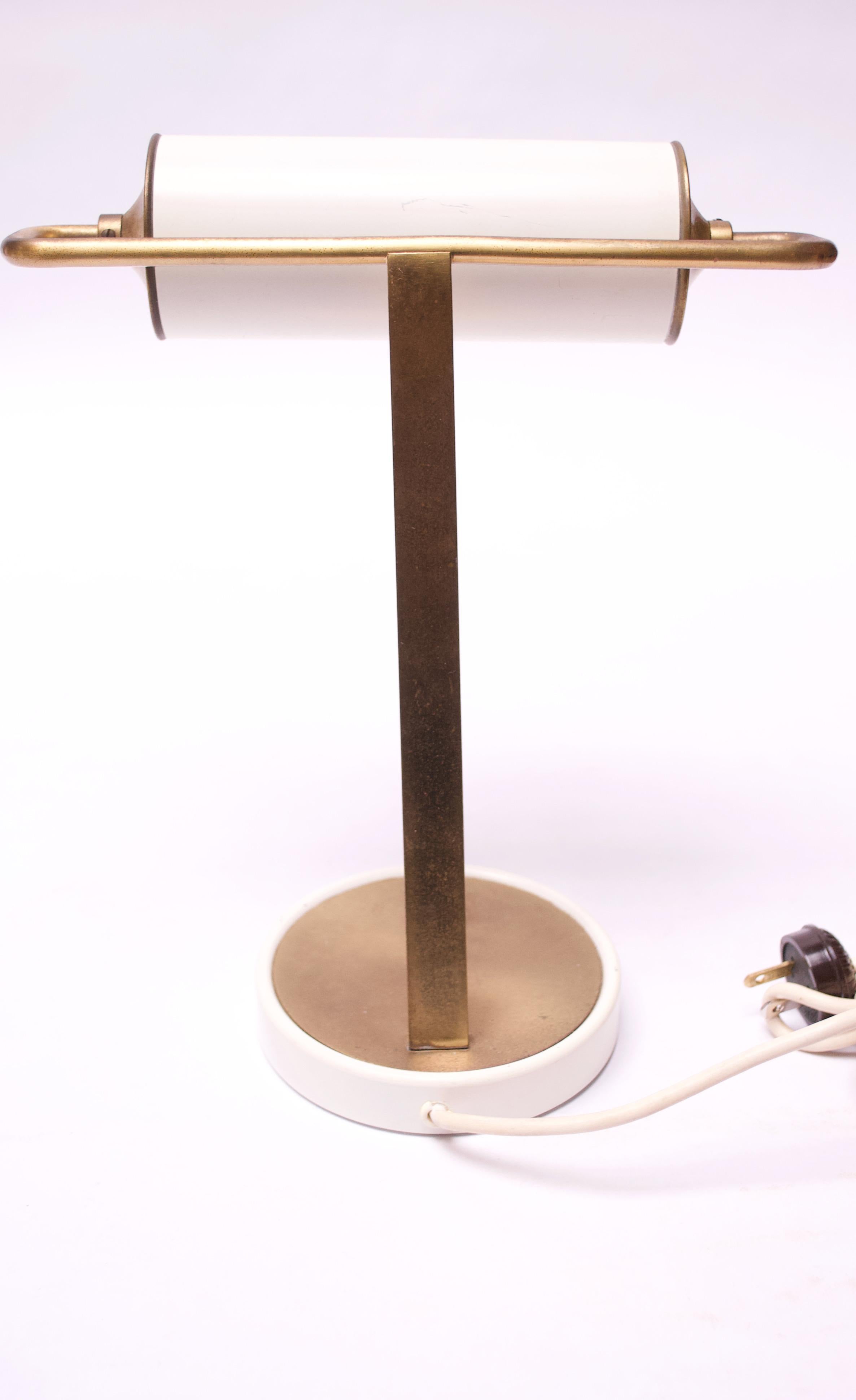 German Modernist Brass and Metal Table Lamp with Pivoting Shade For Sale 2