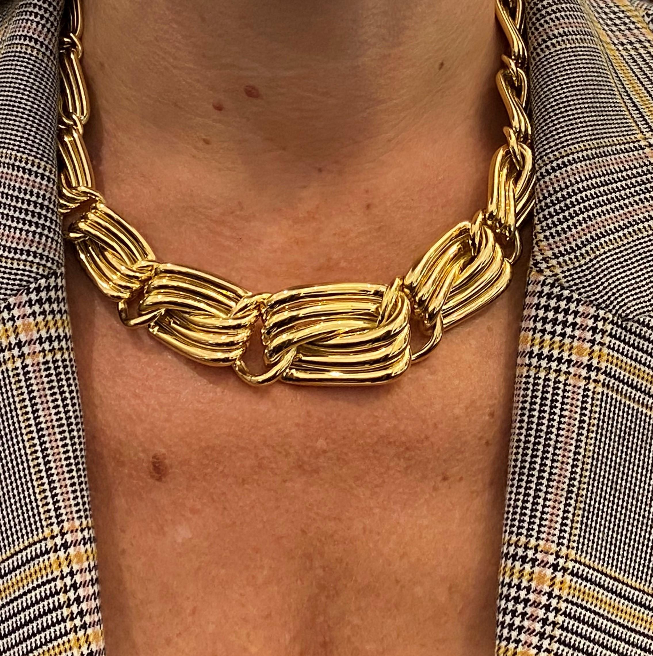 German Neiman Marcus 18 Karat Yellow Gold Link Necklace In Good Condition In Dallas, TX