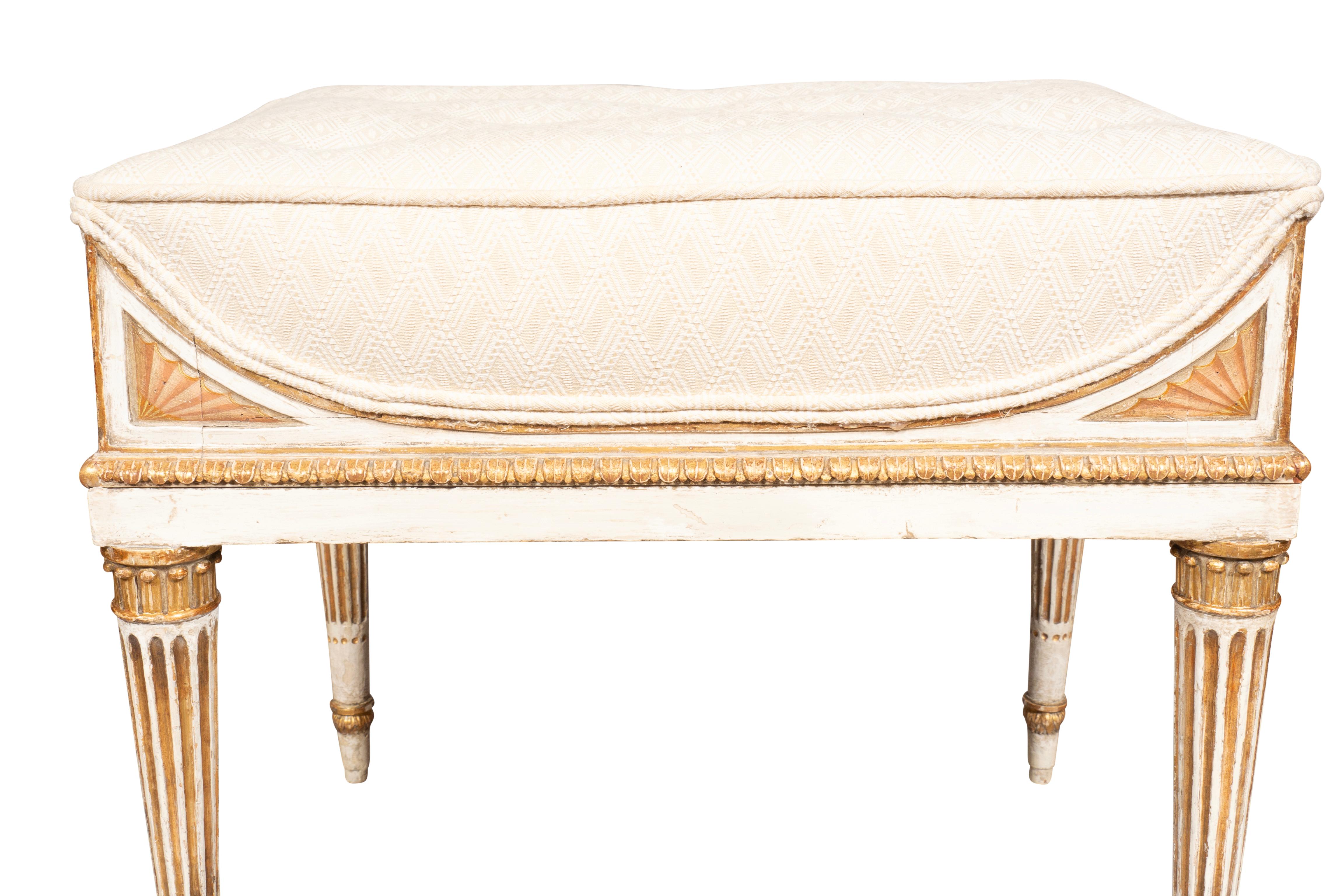  German Neoclassical Creme Painted And Giltwood Bench From Schloss Seelowitz For Sale 2