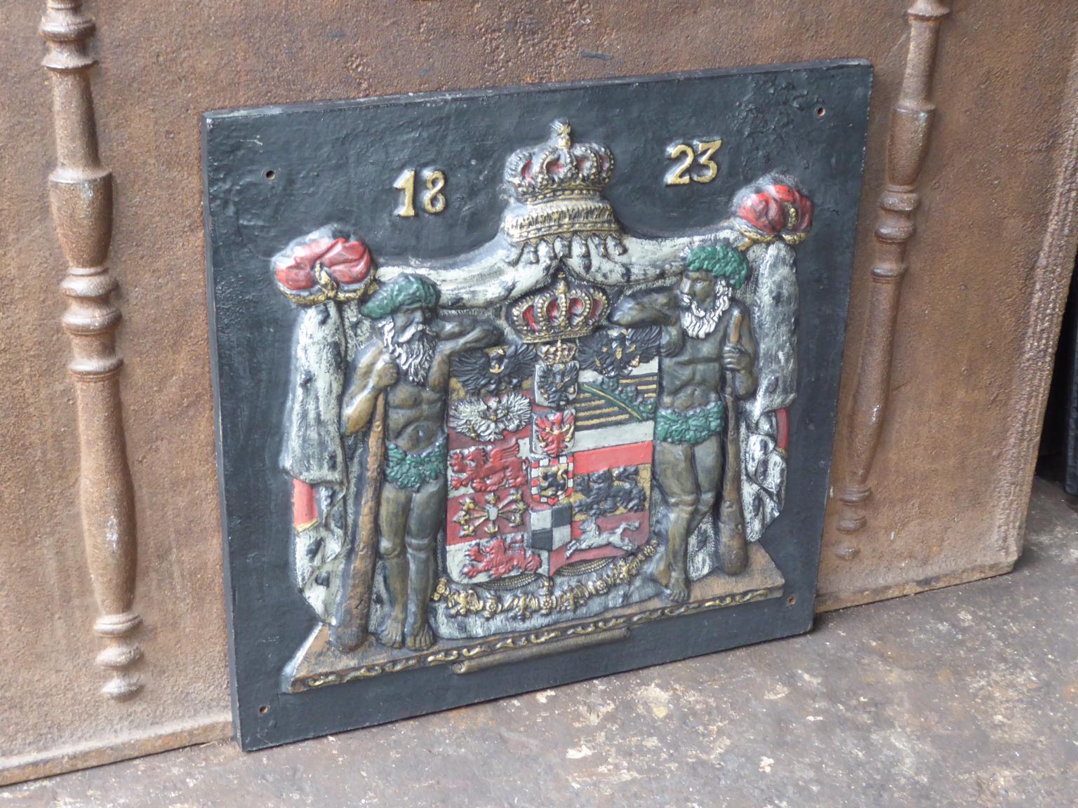 German Neoclassical Style Coat of Arms Fireback / Backsplash In Good Condition For Sale In Amerongen, NL