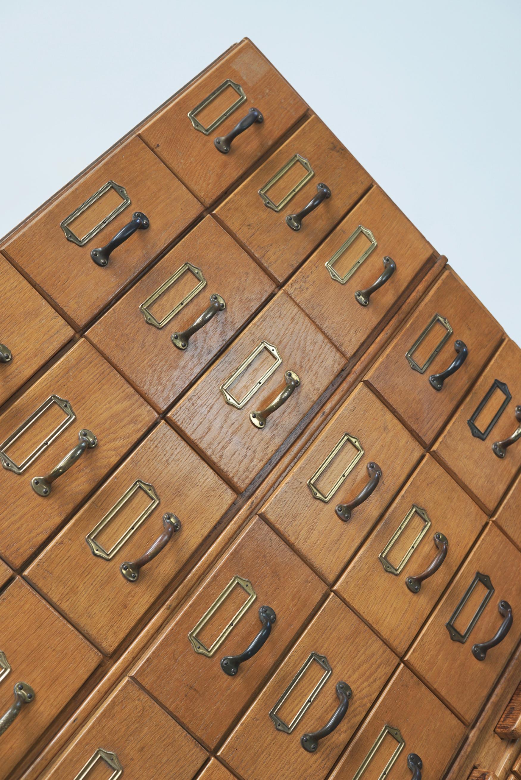 German Oak Apothecary Cabinet / Filing Cabinet, circa 1950s In Good Condition In Nijmegen, NL