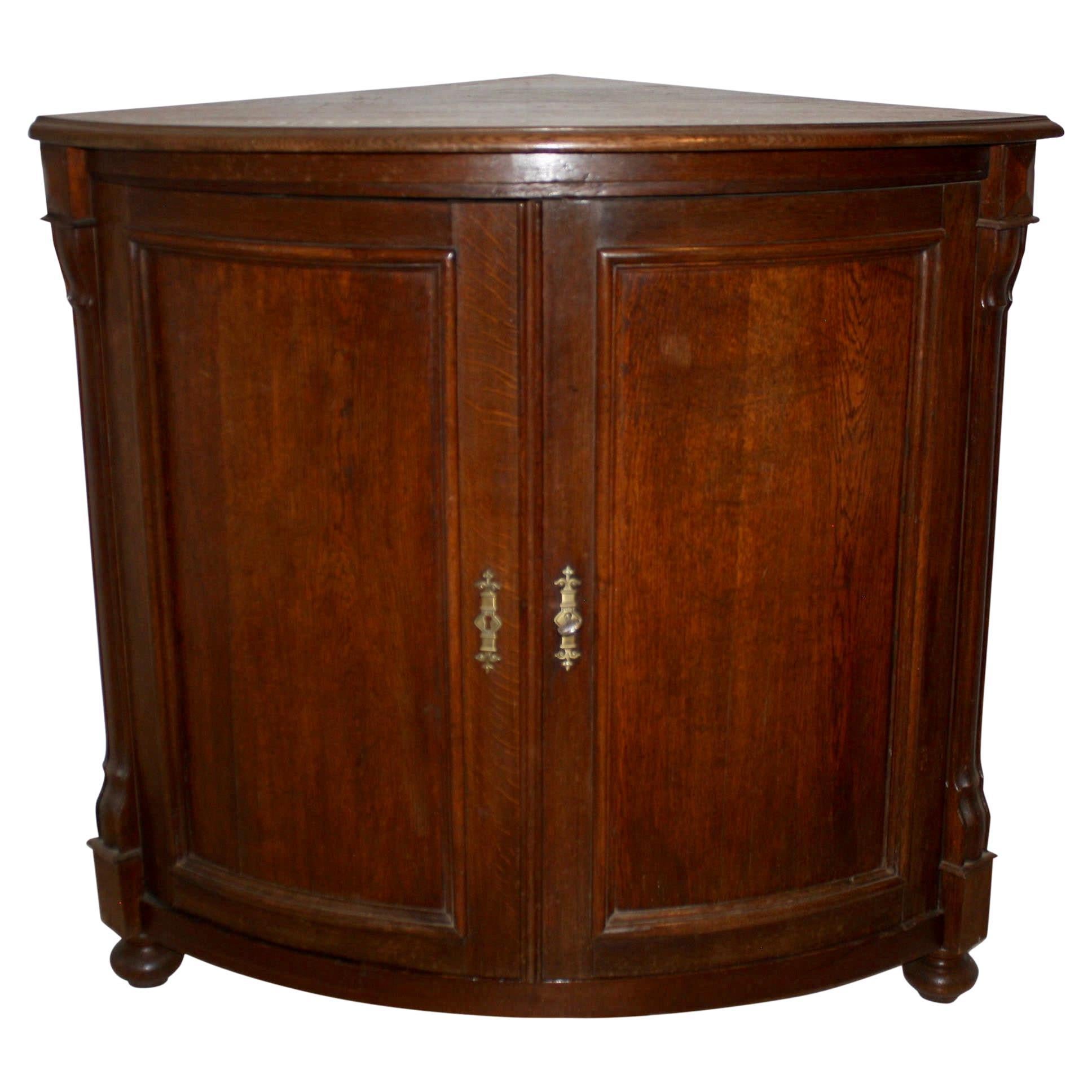 German Oak Bow-front Corner Cabinet, circa 1900 For Sale