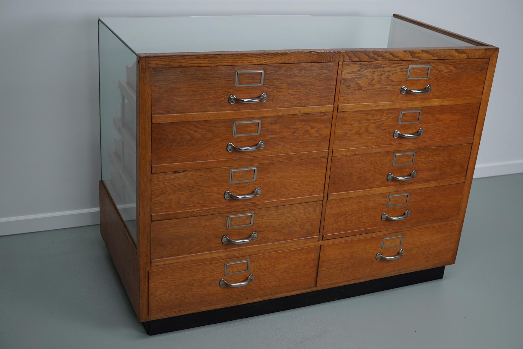 German Oak Haberdashery Shop Cabinet / Retail Unit / Shop Counter, 1950s In Good Condition In Nijmegen, NL